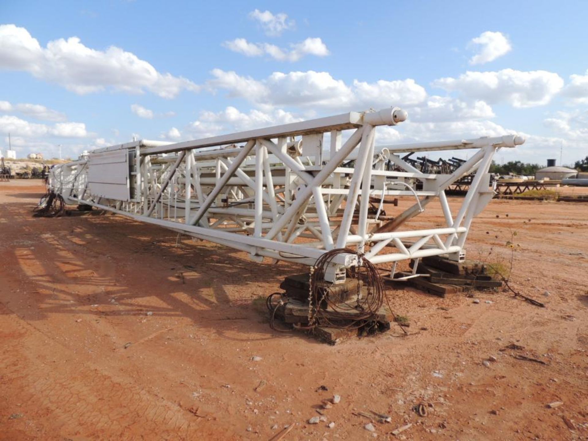 104 ft. Derrick, 250,000 lbs. Pullback (Fits Rig 33) (LOCATED IN HENNESSEY, OK) - Image 2 of 3