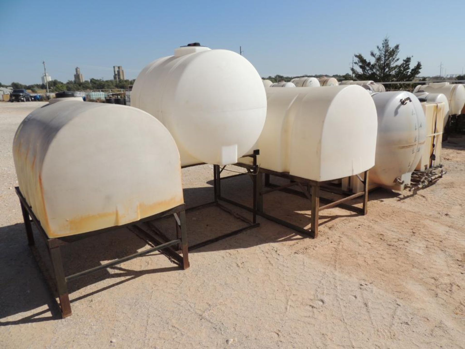 LOT: (7) Poly Tanks - (1) 535 Gallon, (3) 330 Gallon, (3) 80 Gallon (LOCATED IN HENNESSEY, OK. - - Image 2 of 3