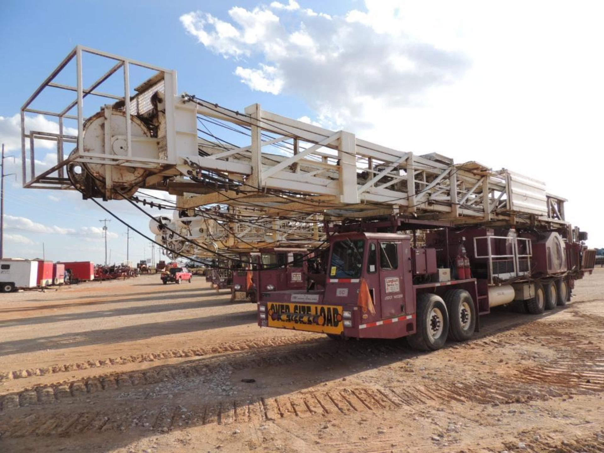 2007 National 5XL5 Well Service Rig, 5 Axle, Detroit Series 60, 665 HP, 5860 Transmission, 104 Ft.