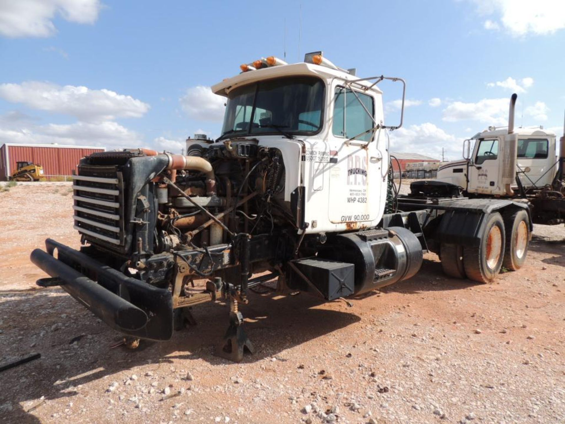 1992 Mack RD688S Tractor, E7, Maxi Torque 13 Spd, 196 WB, Roots Rotary Lobe Blower, (No Front