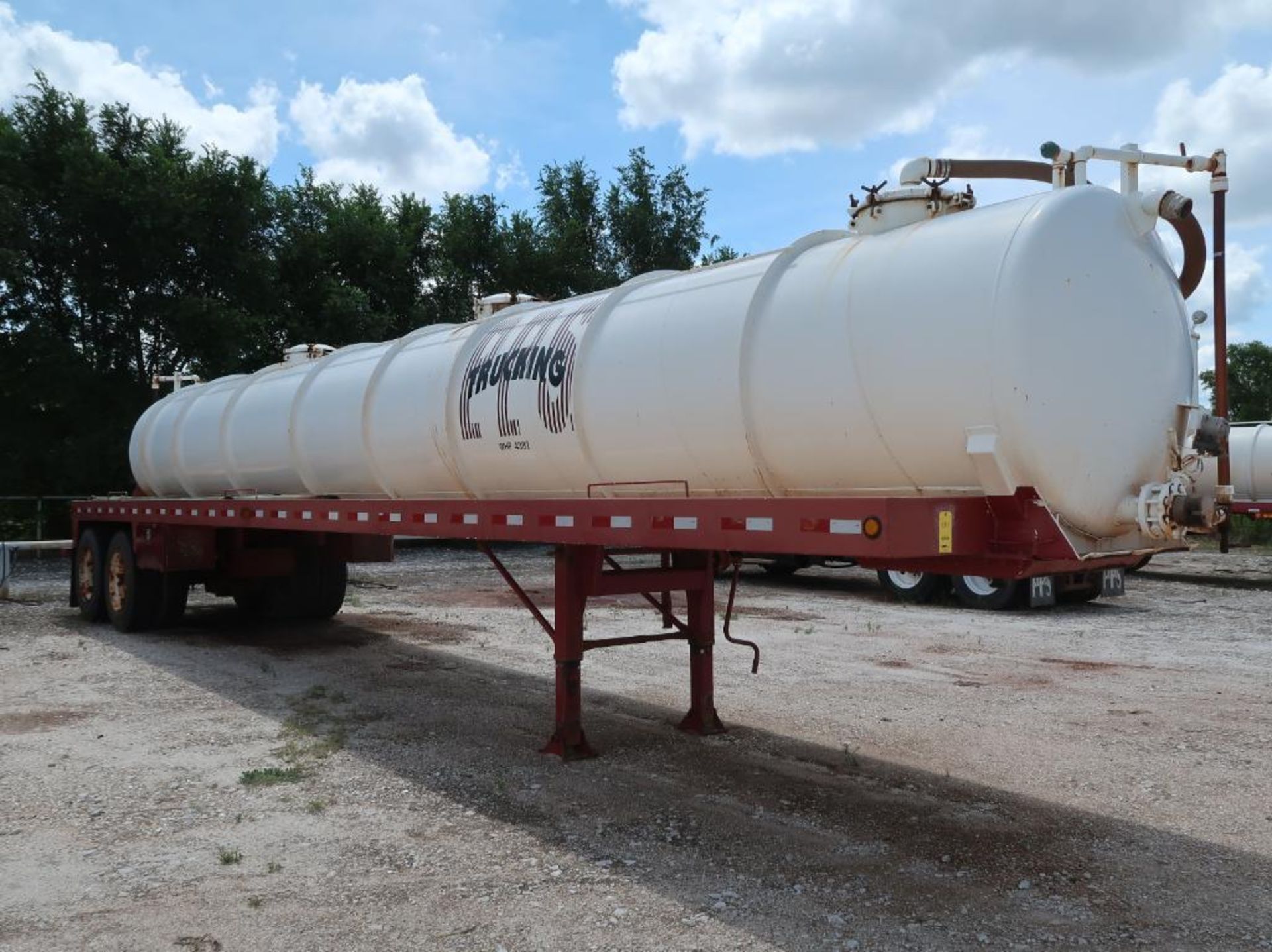 2011 Troxel Vacuum Transport Trailer, VIN 1T9TA4321B1867817 (#TR-103) (LOCATED IN SEILING, OK.) - Image 4 of 5