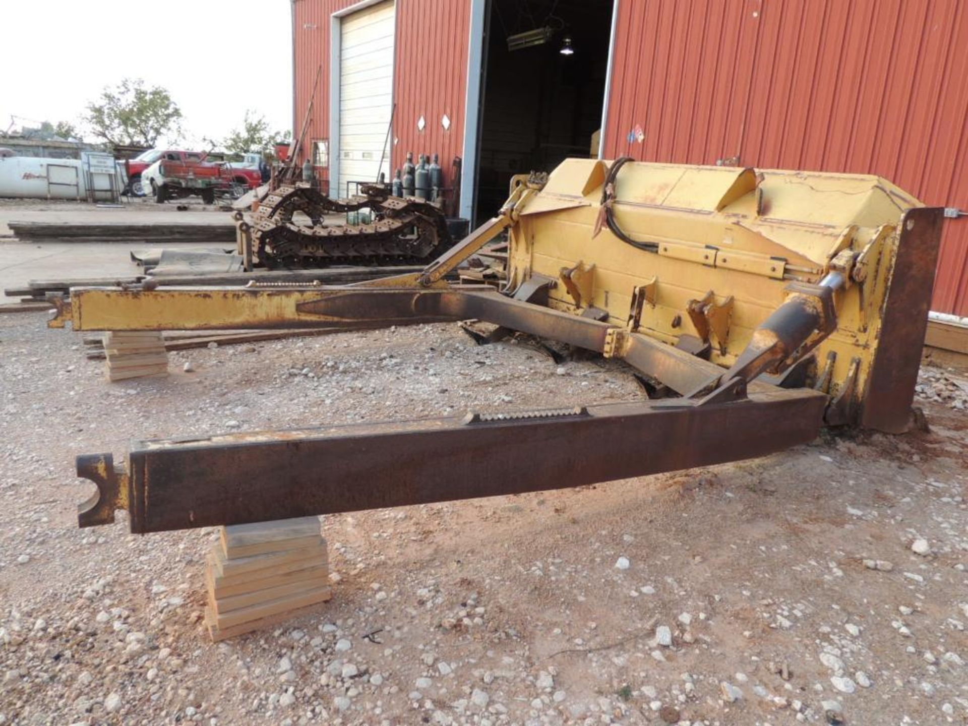 2007 Caterpillar D6T XL Crawler Tractor, EROPS, , Semi-U Blade, ( Undercarriage removed for - Image 18 of 19