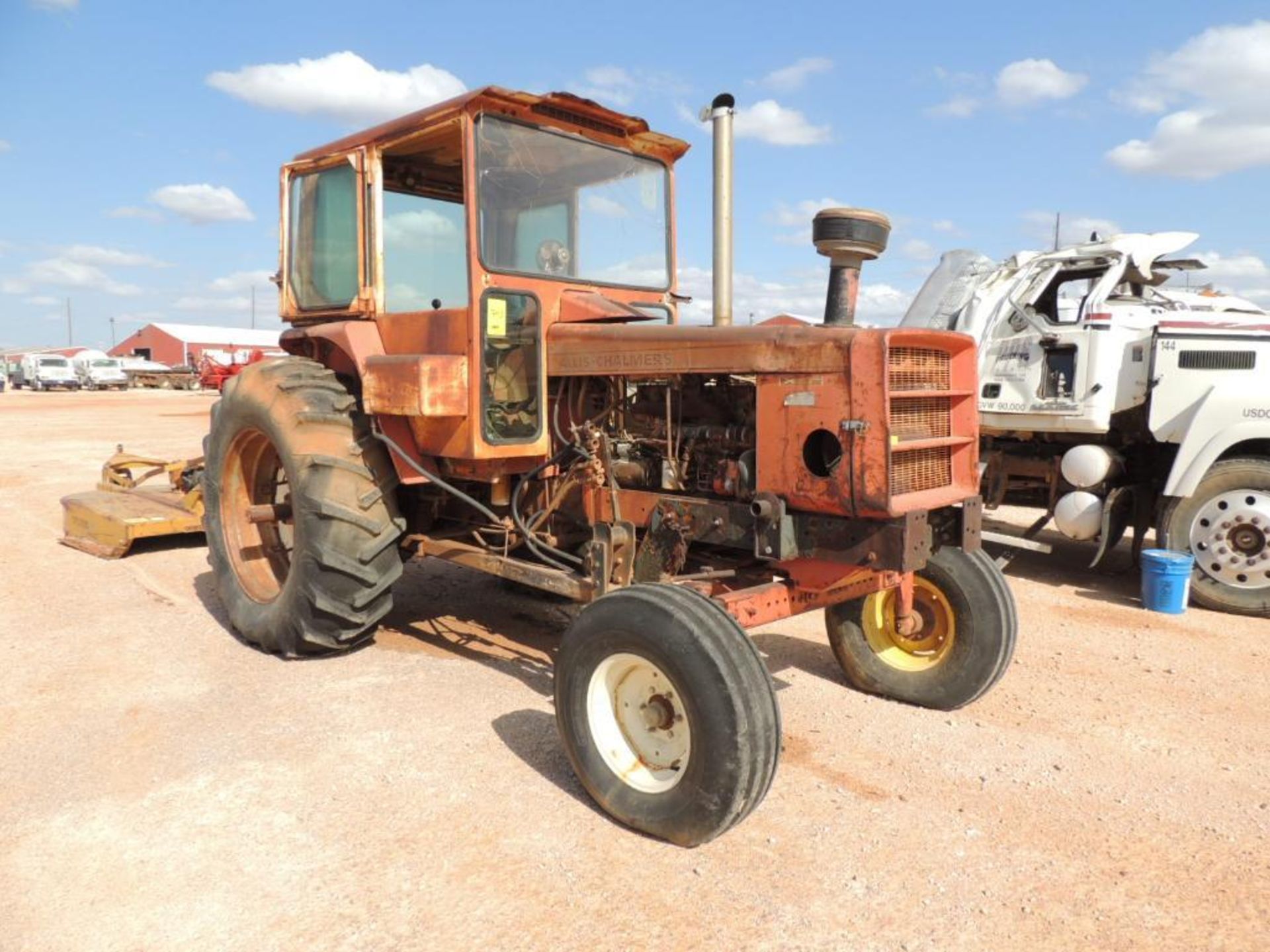 Allis Chalmers One Ninety Tractor (Fuel Pump Not Priming / Missing Alternator) (LOCATED IN - Image 2 of 4