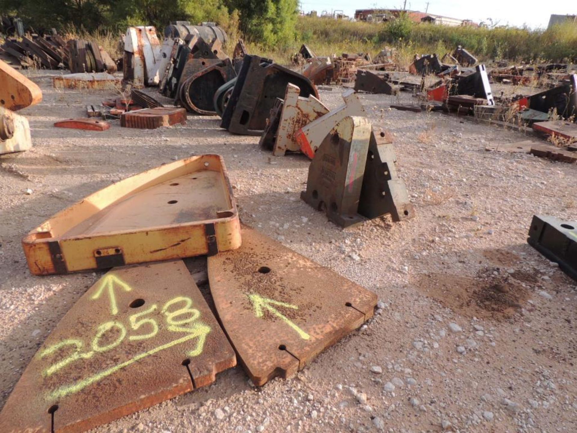 LOT: Large Assortment Counter Weights (Located Lower Yard)(LOCATED IN HENNESSEY, OK) - Image 4 of 20