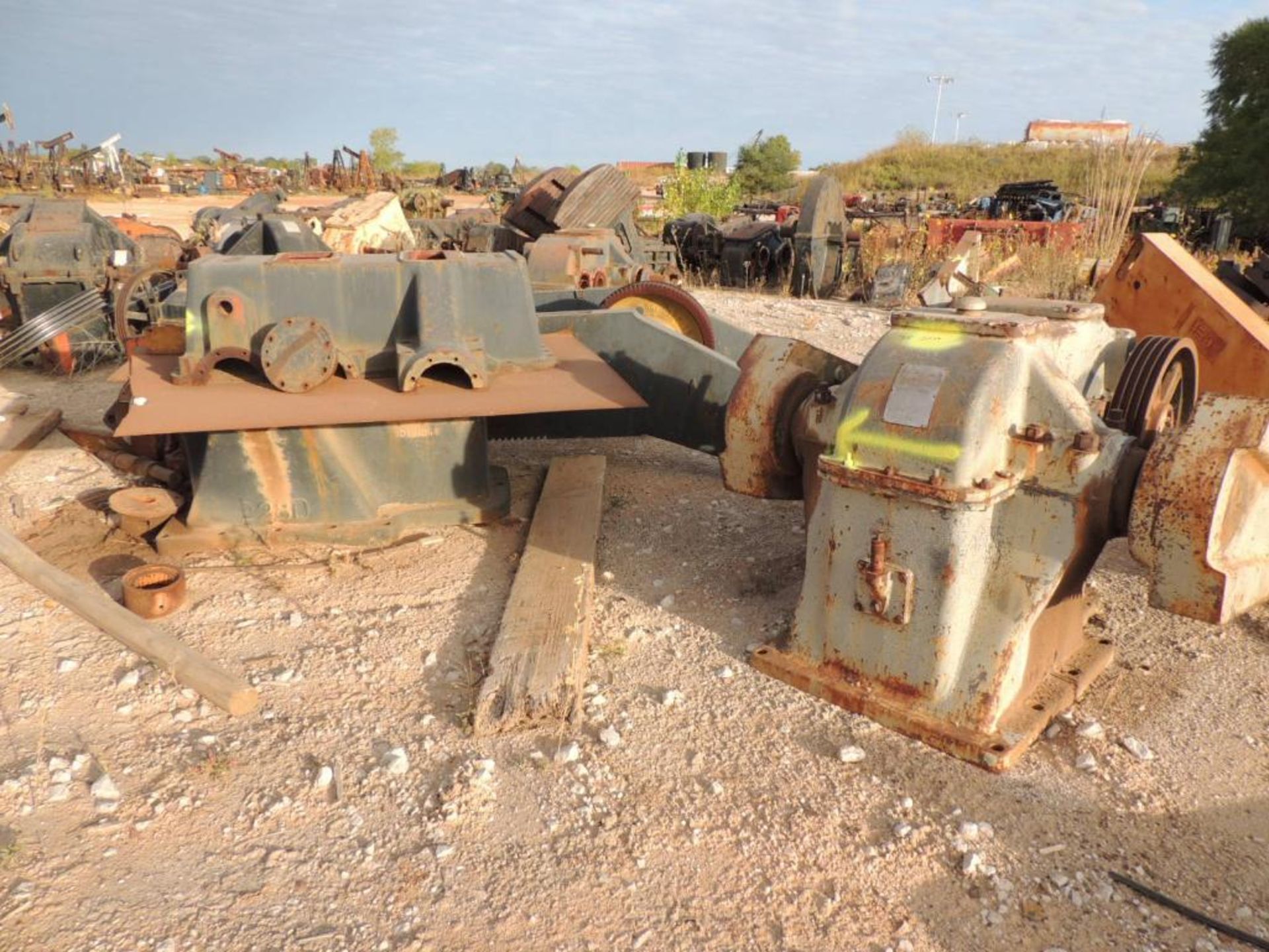 LOT: Large Assortment Pump Jack Gear Boxes (Located Lower Yard)(LOCATED IN HENNESSEY, OK)