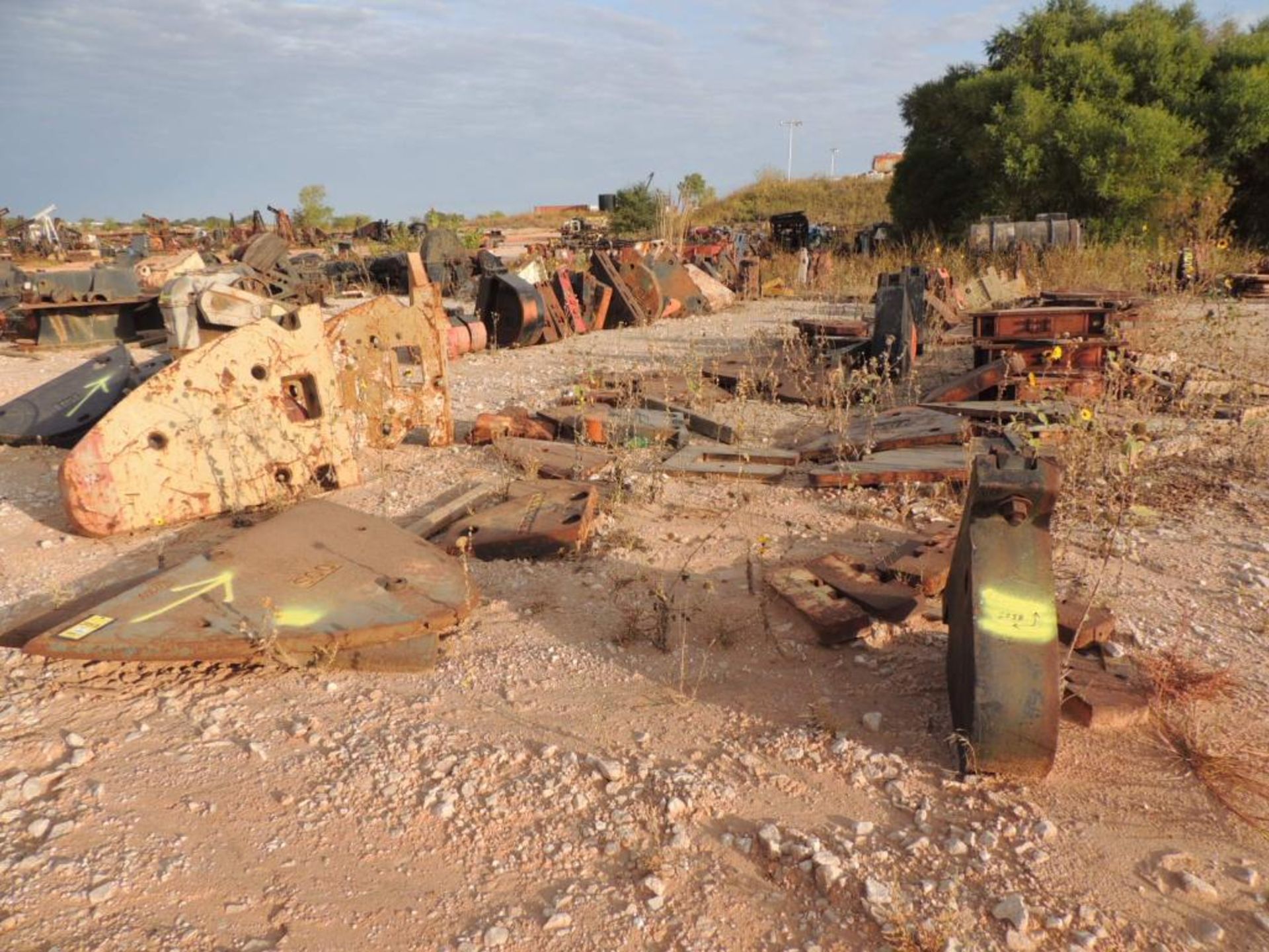 LOT: Large Assortment Counter Weights (Located Lower Yard)(LOCATED IN HENNESSEY, OK)