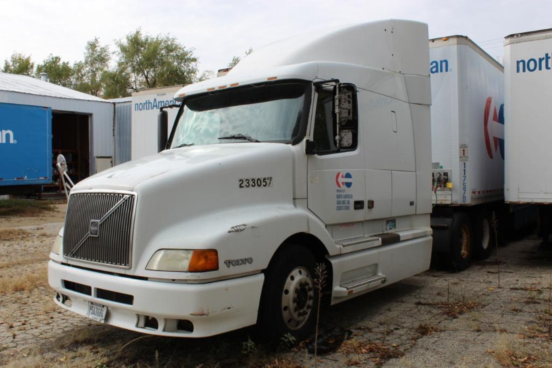 1998 Volvo Tandem-Axle Sleeper Truck Tractor, VIN 4VG70ARHOWN748154, Diesel, Manual Transmission, 60 - Image 2 of 2