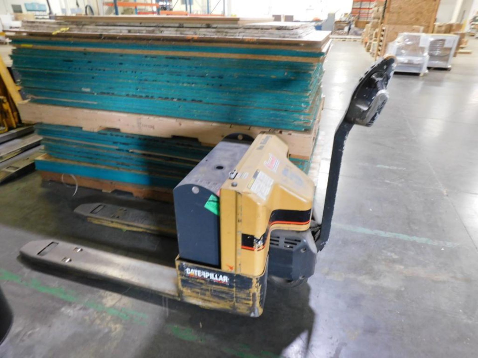 Caterpillar Electric Pallet Jack Model NPH40, S/N 2CL05414 (no battery) (LOCATED IN MINNEAPOLIS, MN.