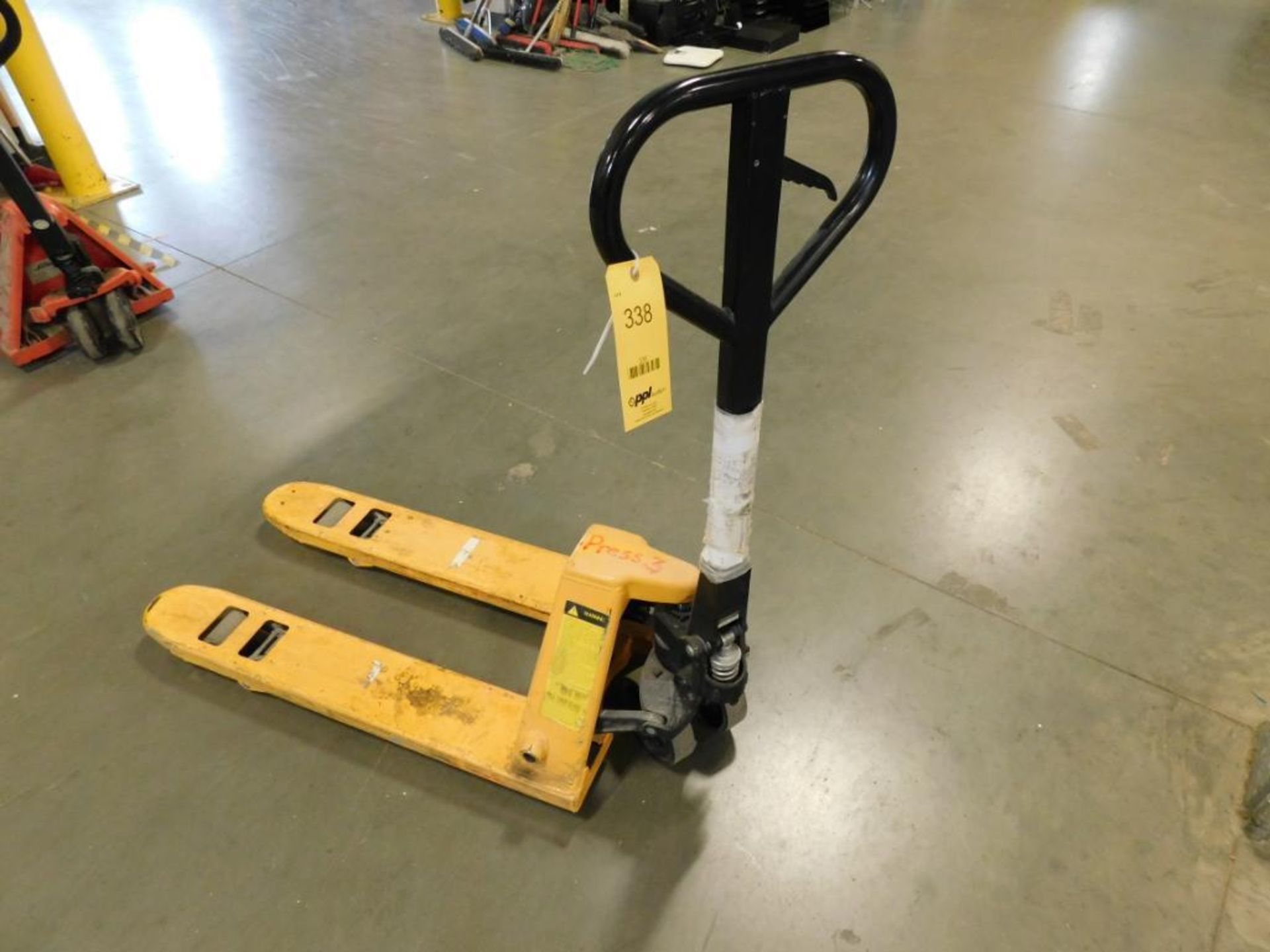 Pallet Jack, 3 ft. Forks (LOCATED IN MINNEAPOLIS, MN.)