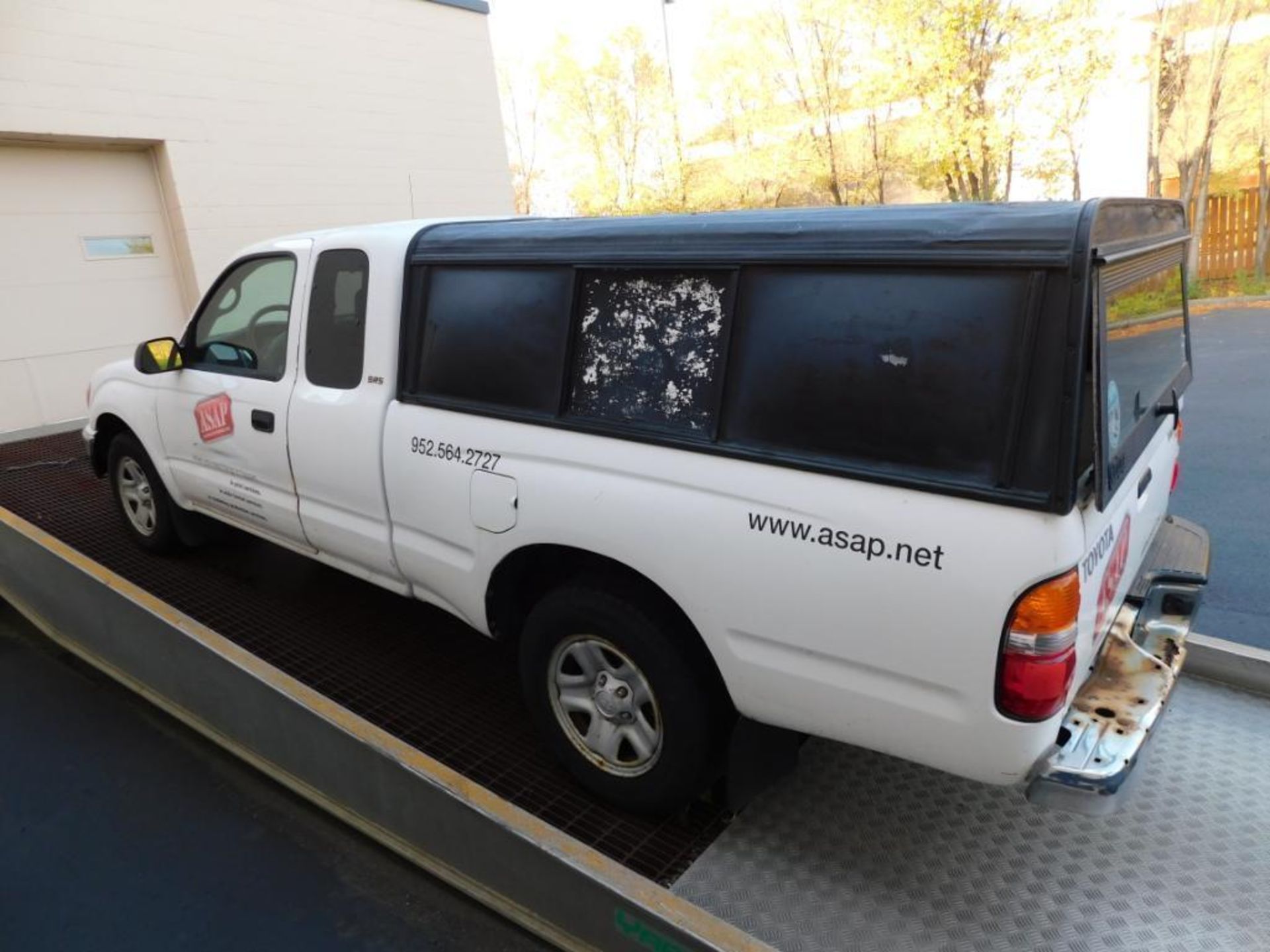 Toyota Pick Up Truck, VIN # TEVL52N04Z453287 (LOCATED IN BLOOMINGTON, MN.) - Image 3 of 10
