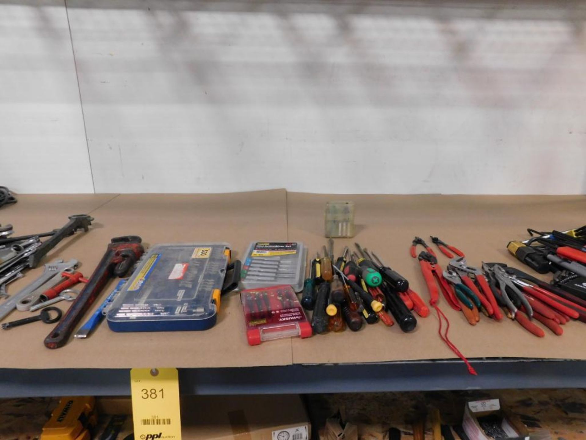 LOT: Contents of Racking including Large Assortment of Tools, Wrenches, Screw Drivers, Allen Wrenche - Image 3 of 5