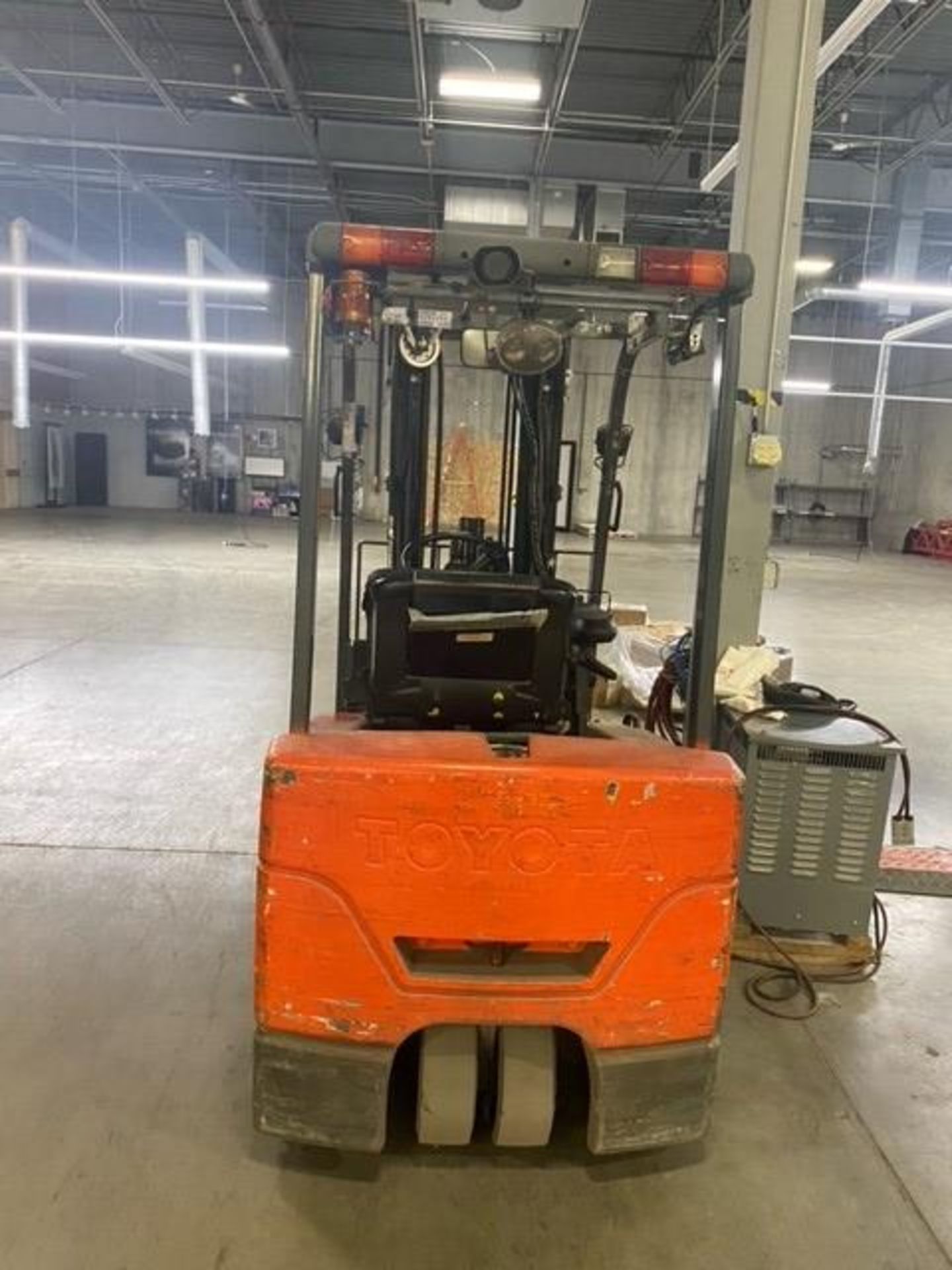 Toyota 3350 lb. Electric Forklift Model 7FBEU20, S/N 19437, Triple Mast, Side Shift (LOCATED IN - Image 2 of 3