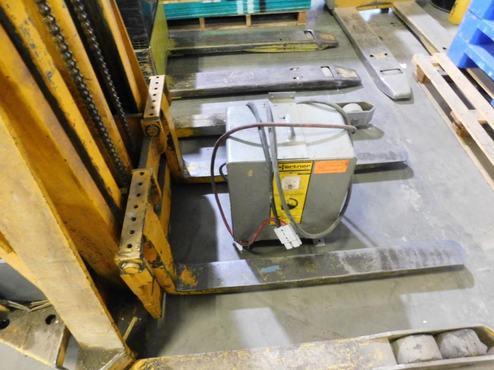 Otis 3000 lb. Electric Pallet Jack Model WTS, S/N M-70710 (LOCATED IN MINNEAPOLIS, MN.) - Image 3 of 4