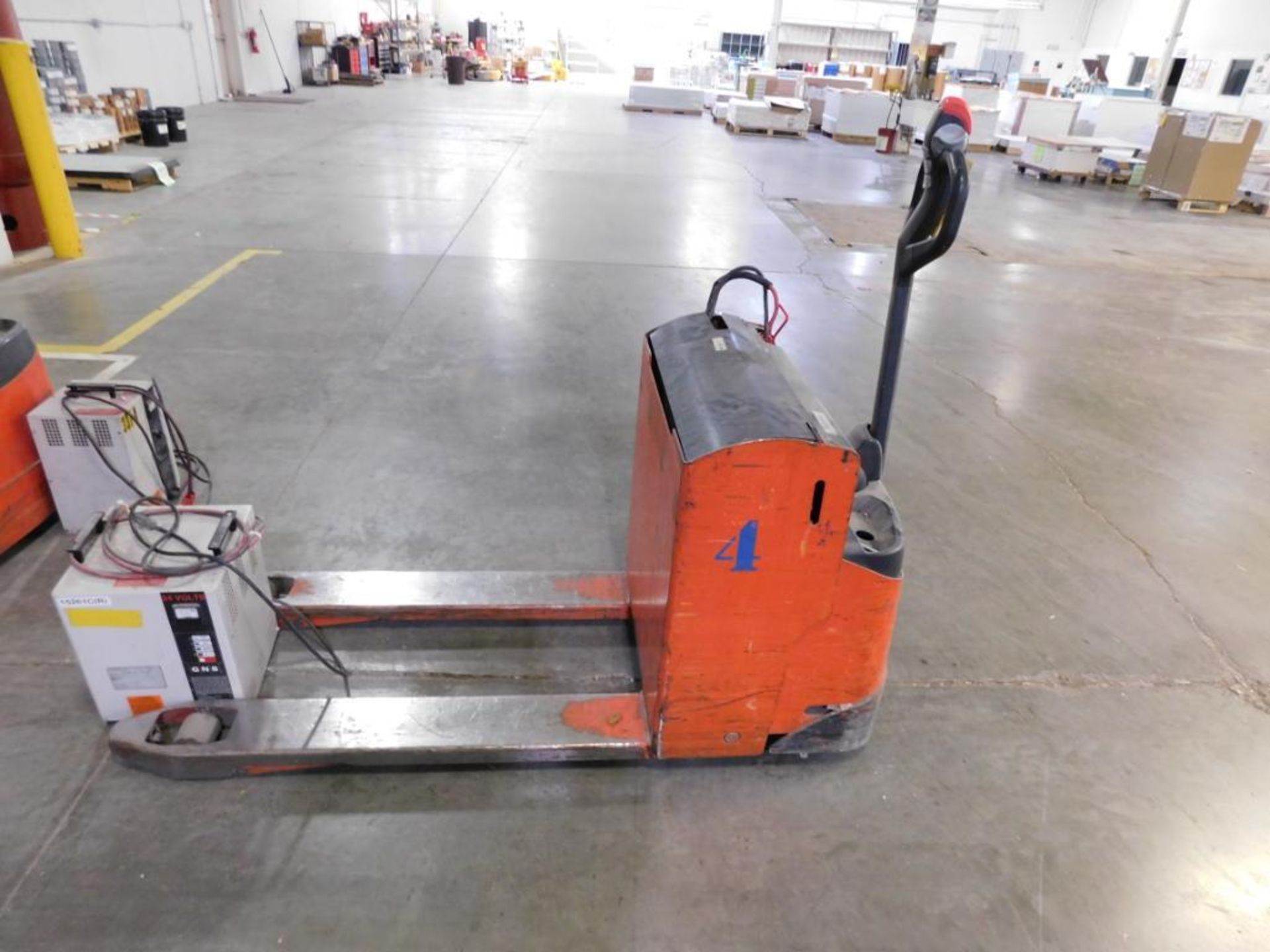 Linde Walk-Behind Electric Pallet Jack, 441 hours (LOCATED IN MINNEAPOLIS, MN.) - Image 2 of 5