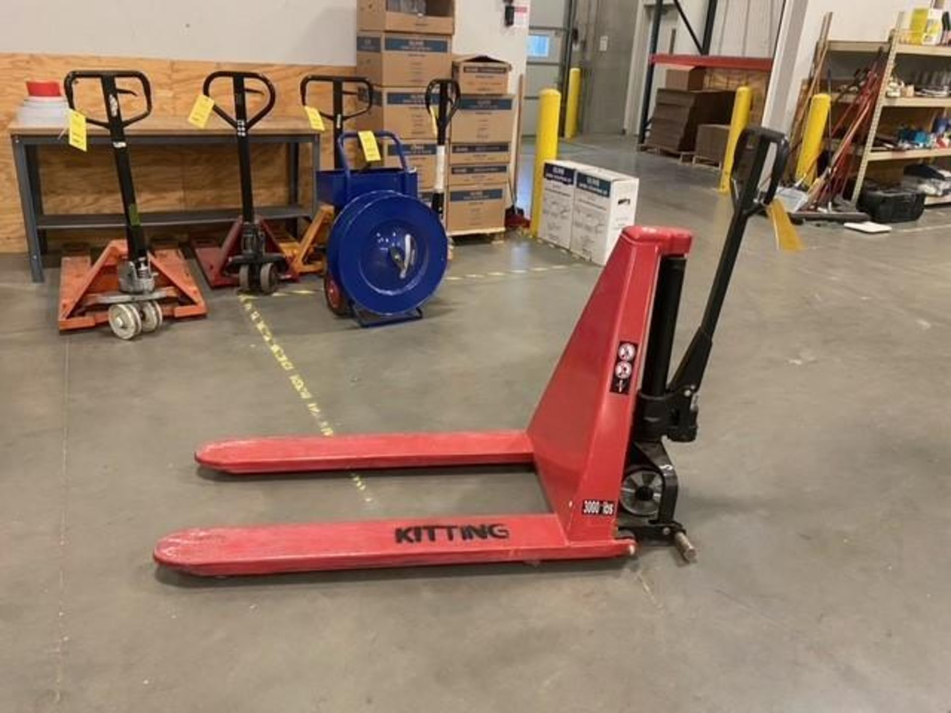 Uline 3000 lb. Heavy Duty Scissor Lift Truck Model H-5441 (LOCATED IN MINNEAPOLIS, MN.)