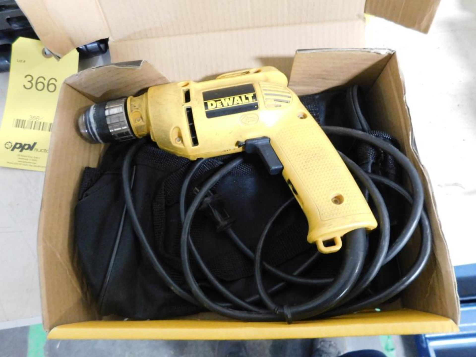 Dewalt DW106 3/8 in. VSR Drill (LOCATED IN MINNEAPOLIS, MN.)