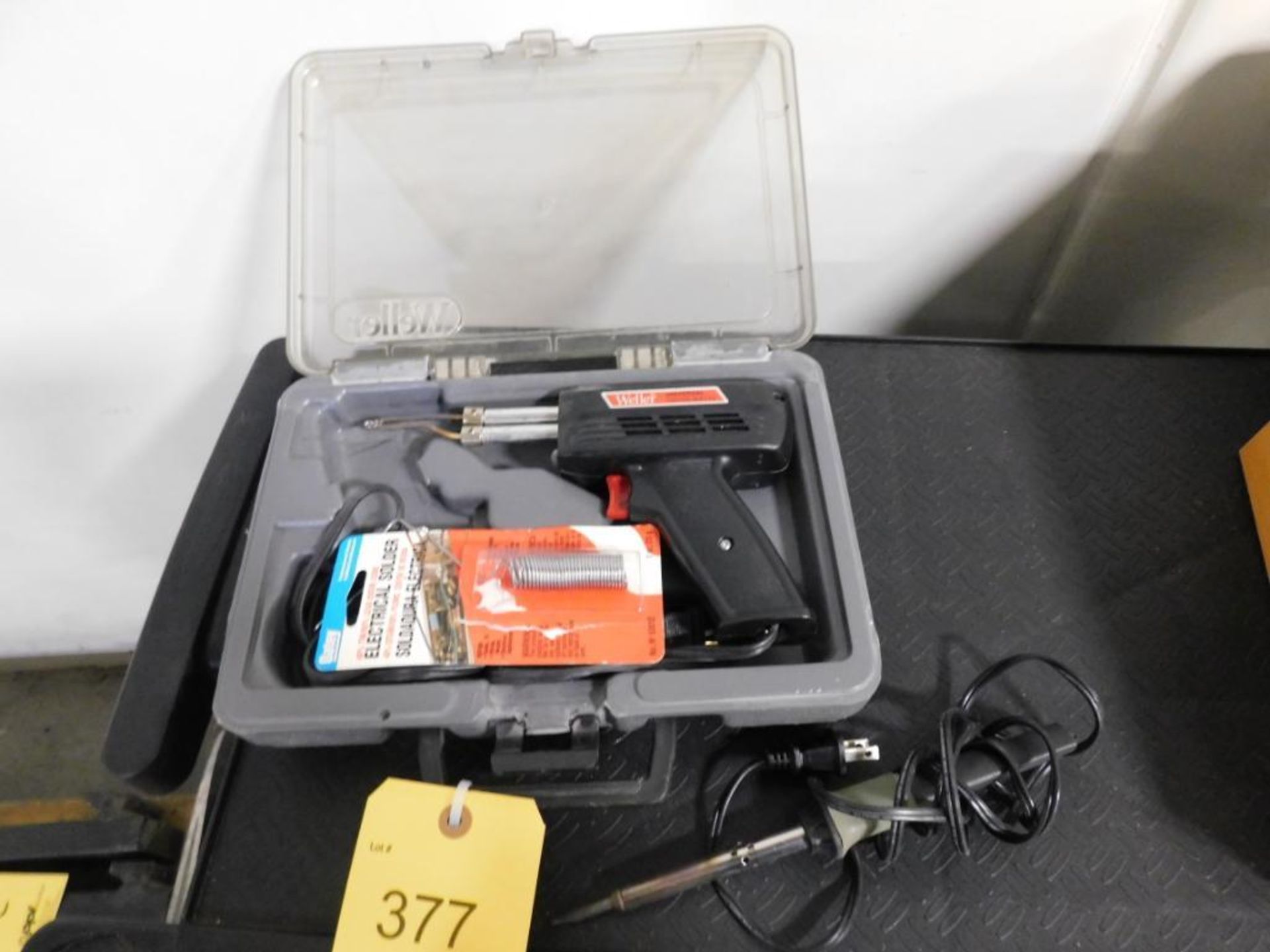 LOT: (1) Weller Soldering Gun with Case, (1) Solderer (LOCATED IN MINNEAPOLIS, MN.)