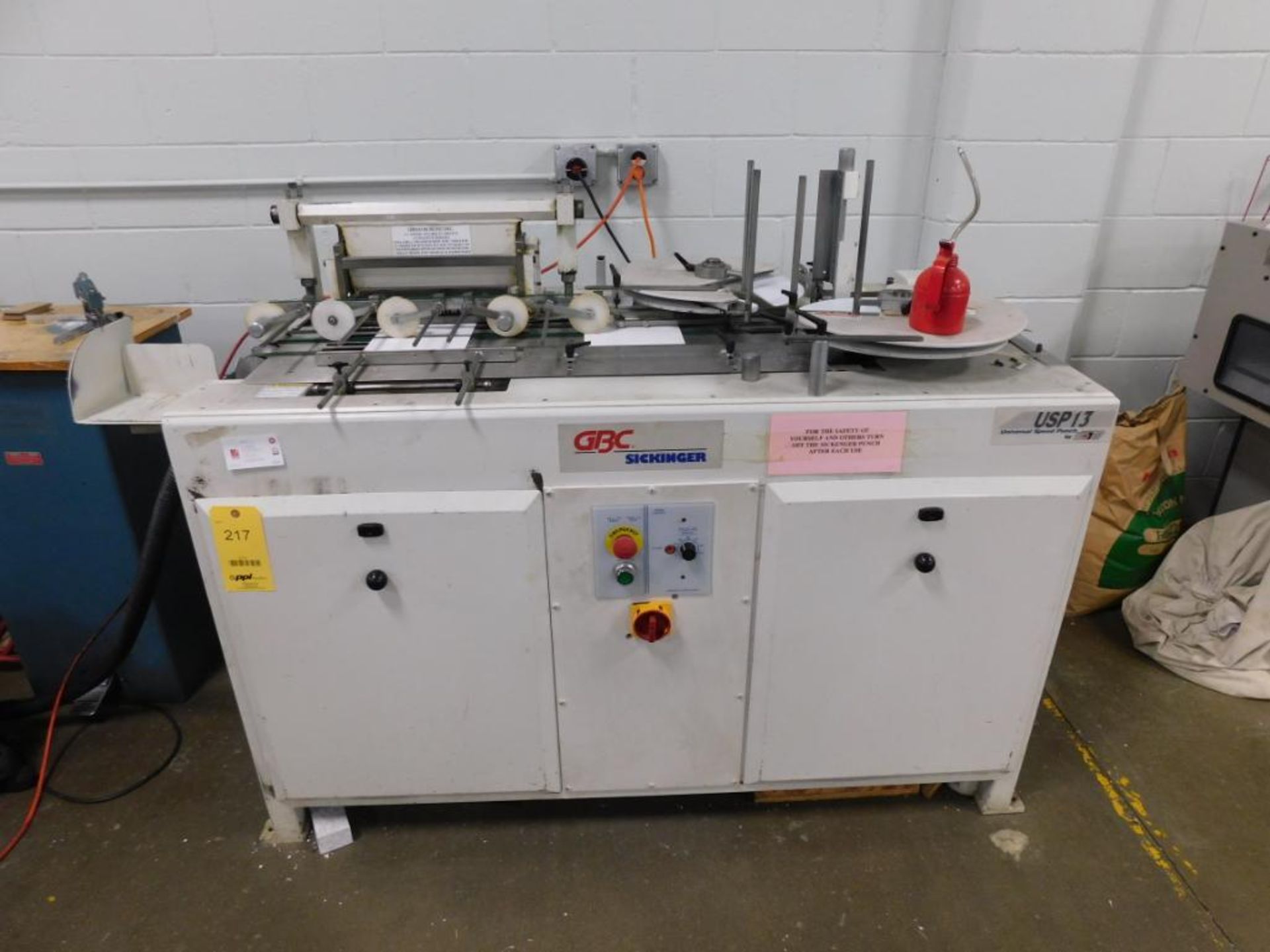 GBC Sickinger Universal Speed Punch Model USP13, S/N 1898-S-0797 (LOCATED IN BLOOMINGTON, MN.)