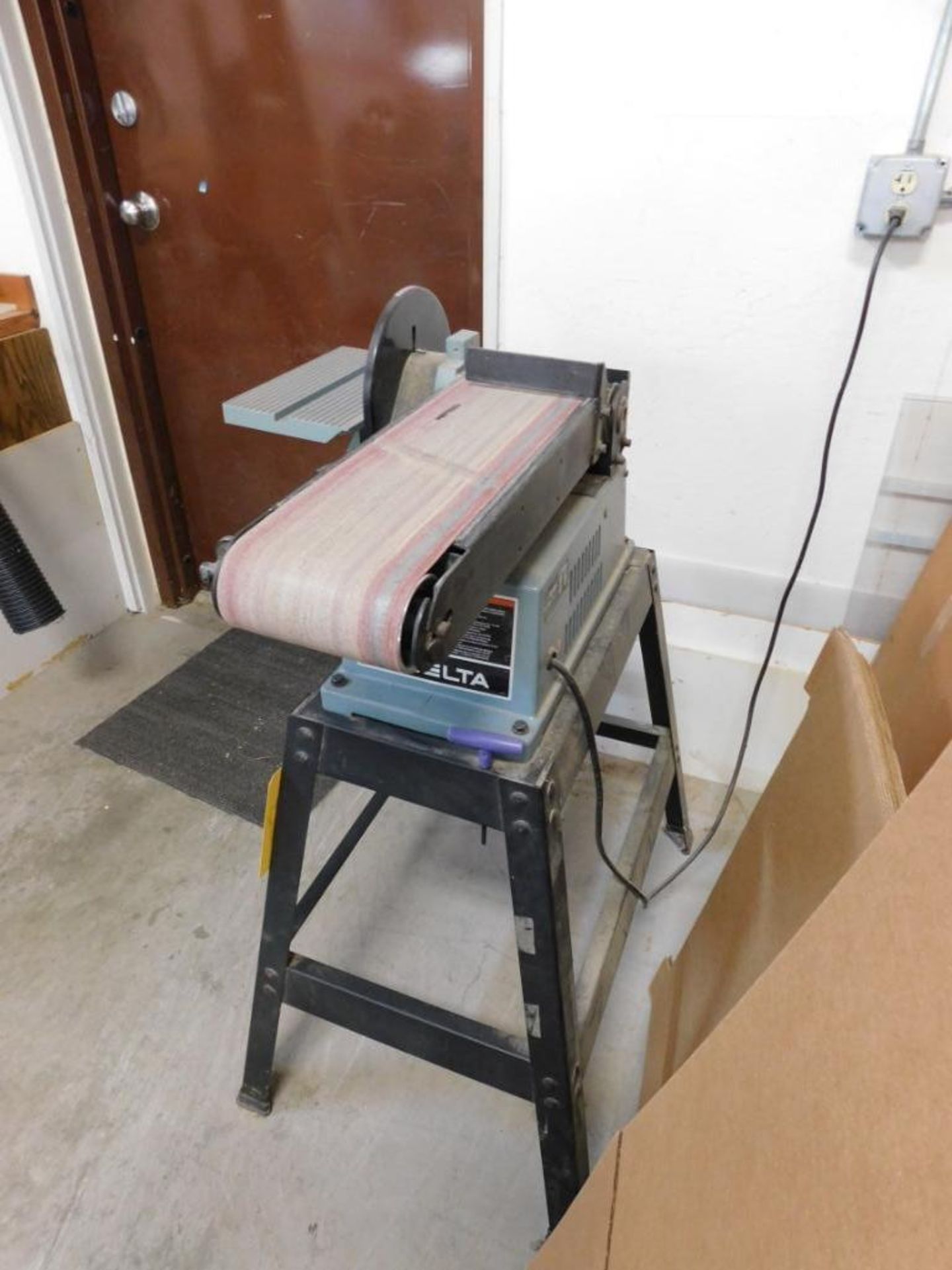 Delta 6 in. Belt / 9 in. Disc Sander Model 31-695, S/N P9816, 1 HP (LOCATED IN ST. AUGUSTA, MN.) - Image 2 of 4