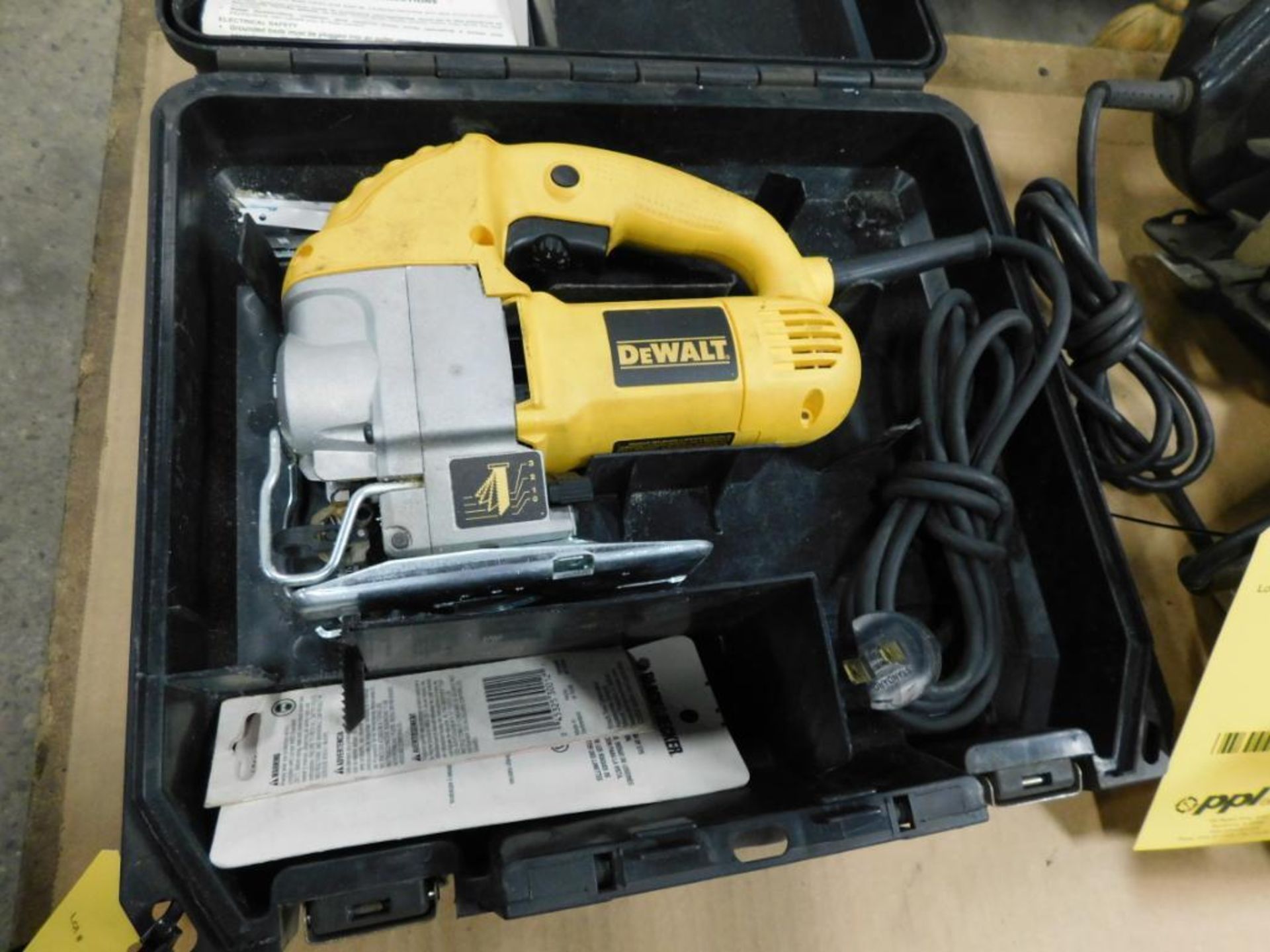 Dewalt DW317 Variable Speed Orbital Jig Saw, with Case