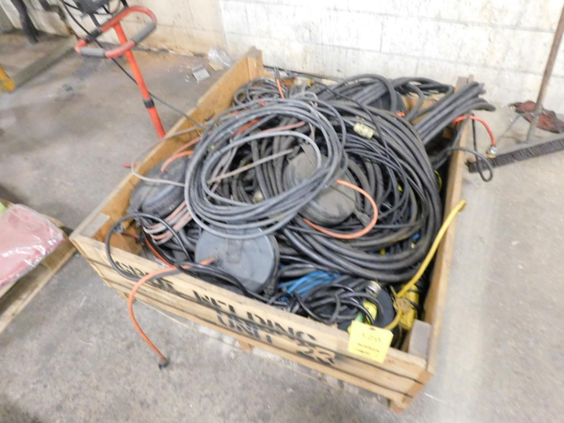 LOT: Electric Extension Cord Reels on (1) Pallet