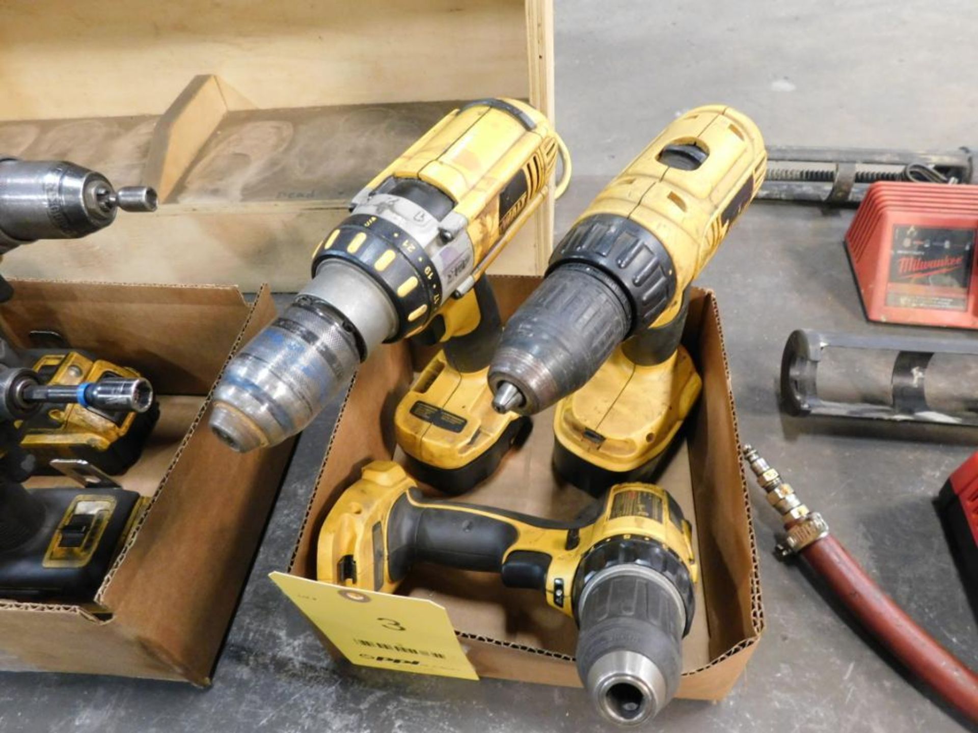 LOT: (1) Dewalt XRP 1/2 in. Cordless Drill/Driver with Battery, (1) Dewalt 1/2 in. Cordless Drill/