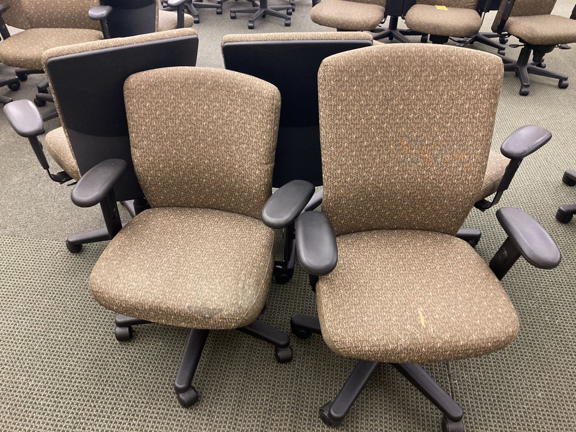 5 office chairs - Image 2 of 2