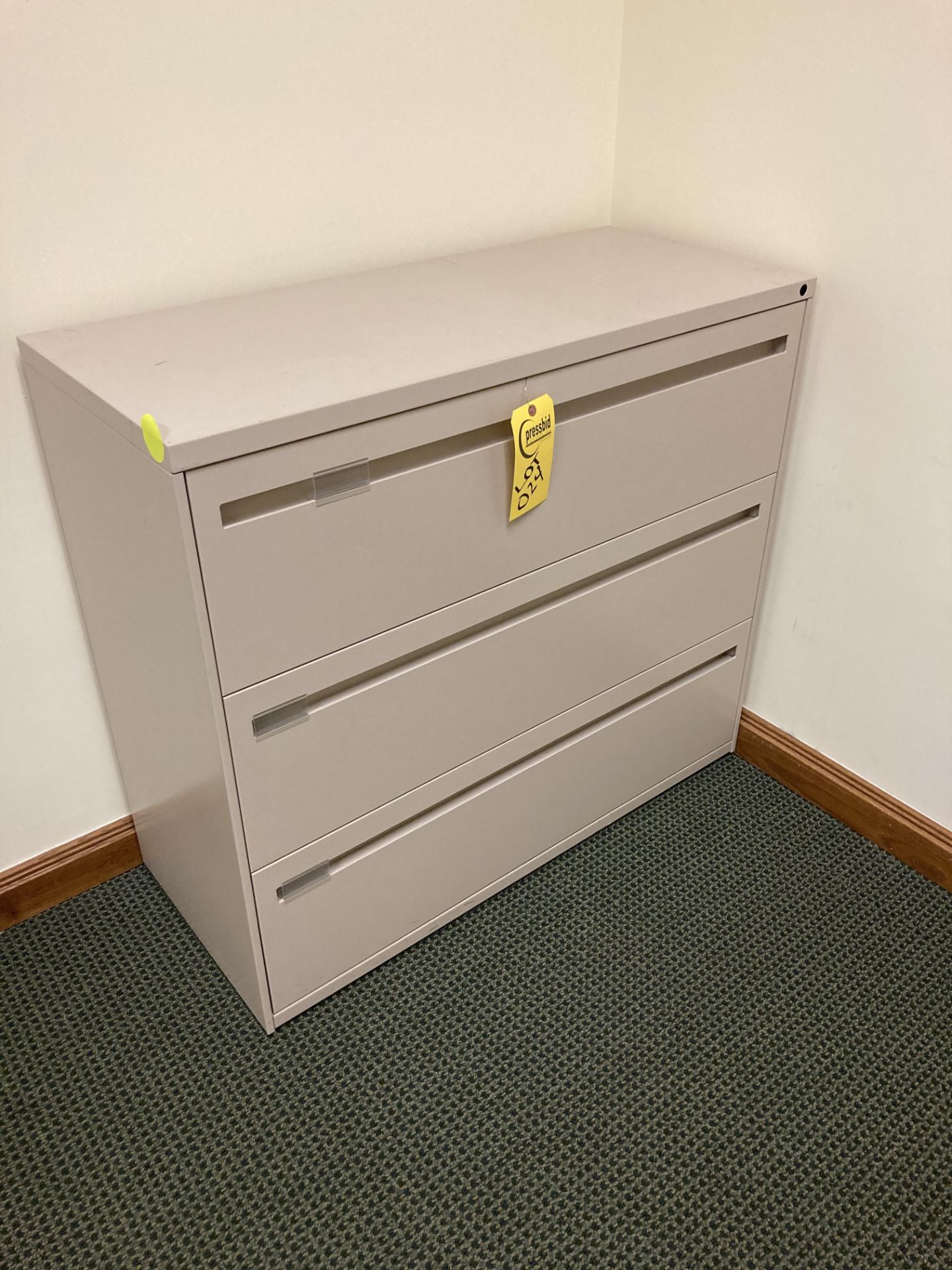 42" steel 3 drawer file cabinet