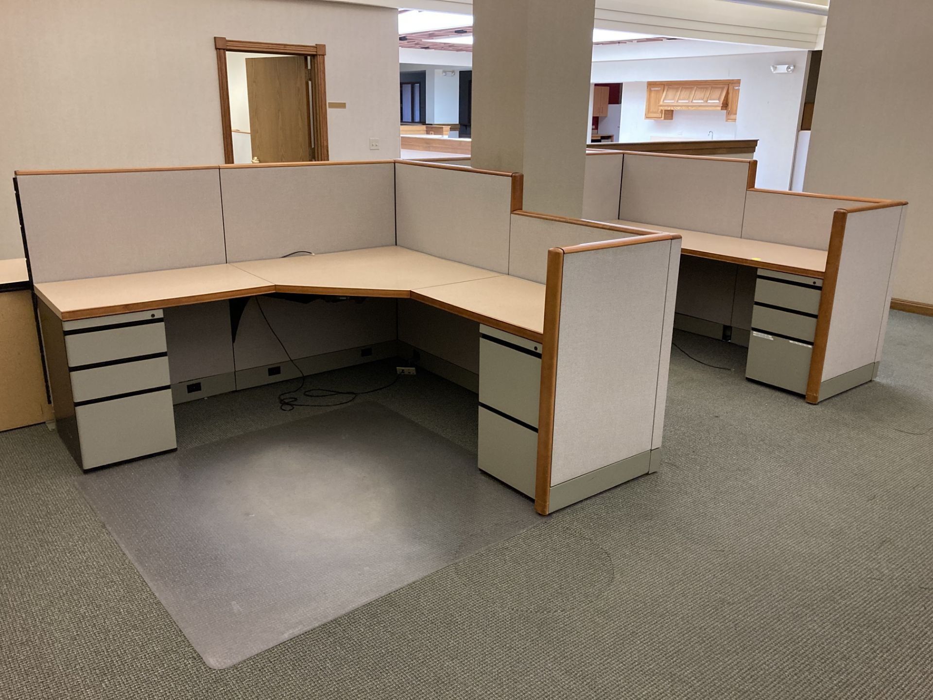 Cubicles with desks and cabinets - Image 3 of 3