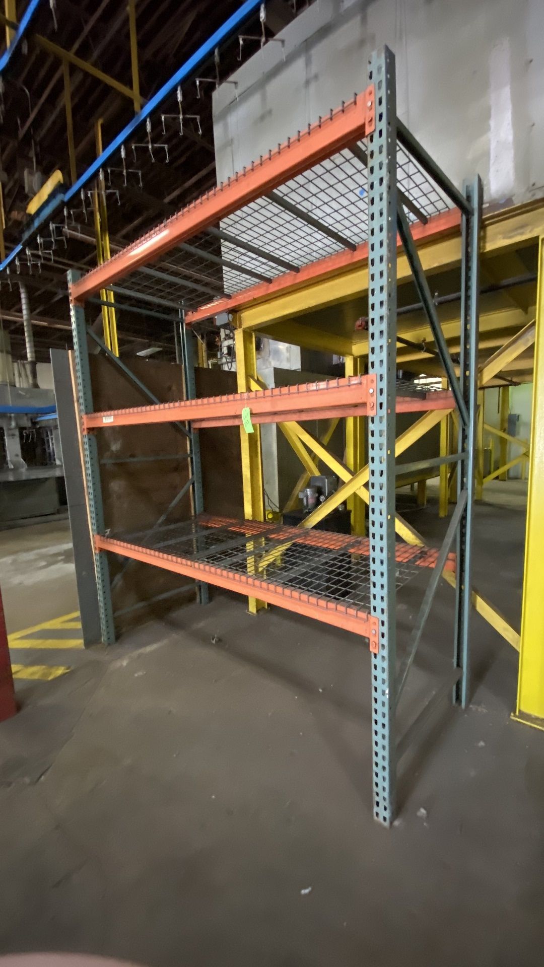 (1) section of pallet racking