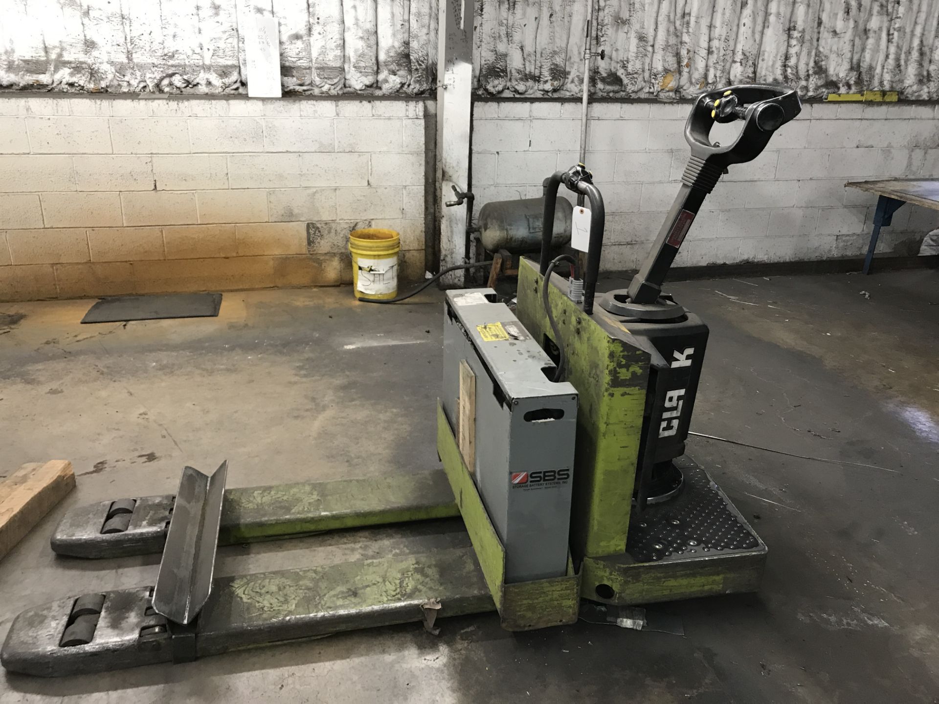 Clark Electric Lift, Model HWD25, 5,000 Lb