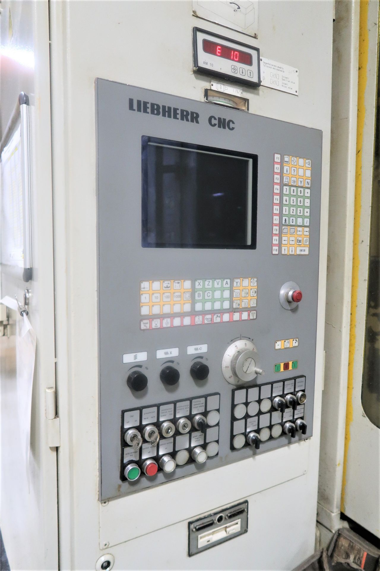 Liebherr LC-282 CNC Gear Hobber w/Loading Table, S/N 1012 - Image 4 of 10