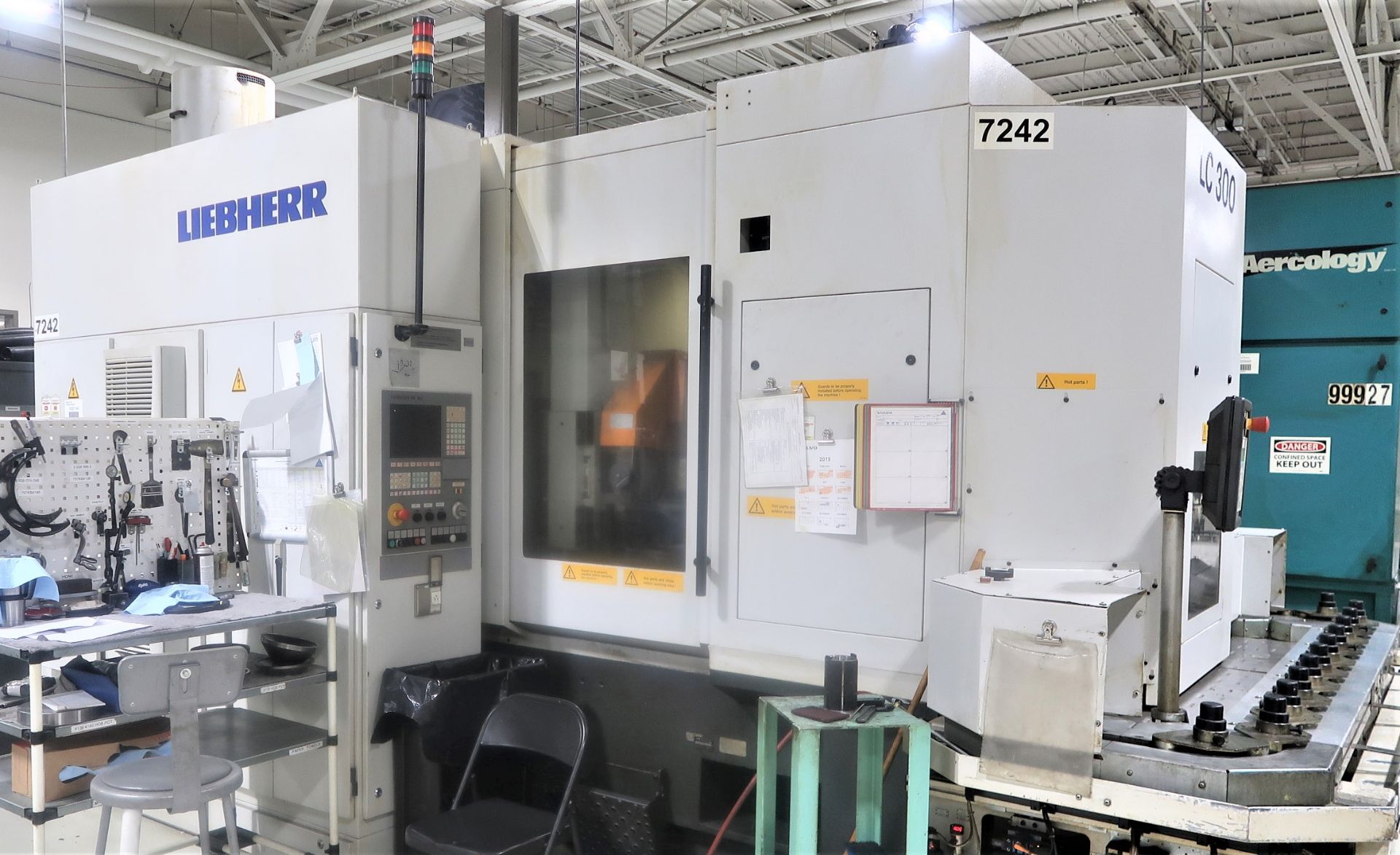 Liebherr LC300 7-Axis CNC Gear Hobbing Machine, S/N 1468, New 2005 - Image 6 of 12