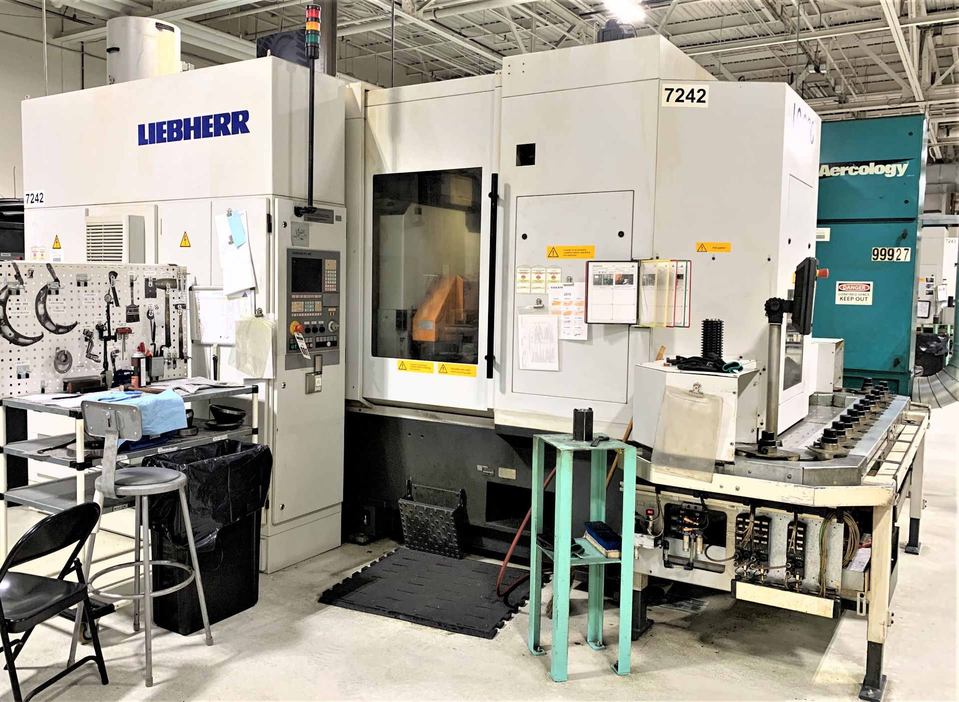 Liebherr LC300 7-Axis CNC Gear Hobbing Machine, S/N 1468, New 2005