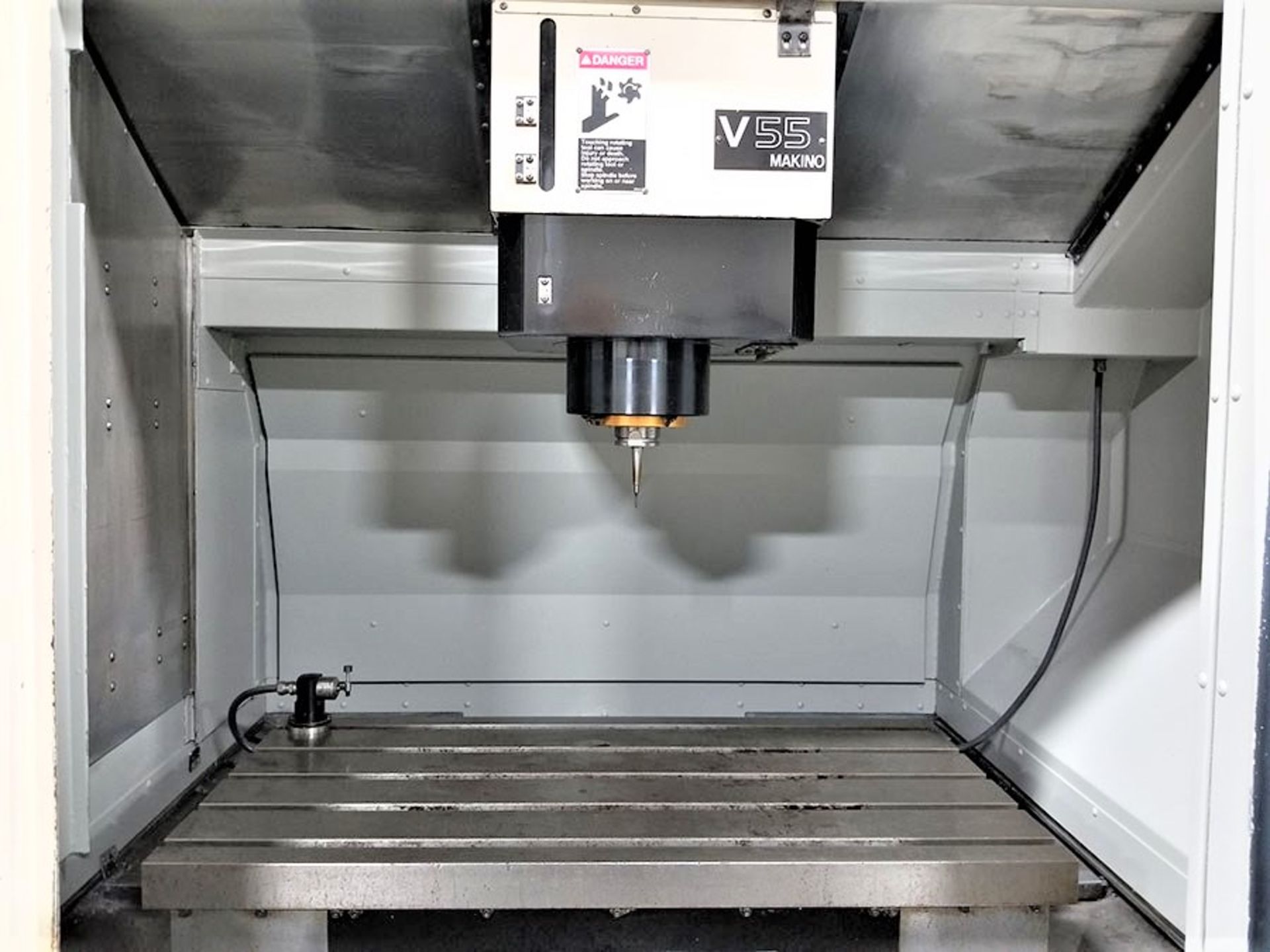 Makino V55 Precision 3-Axis CNC Vertical Machining Center, S/N 864, New 2000 - Image 6 of 14