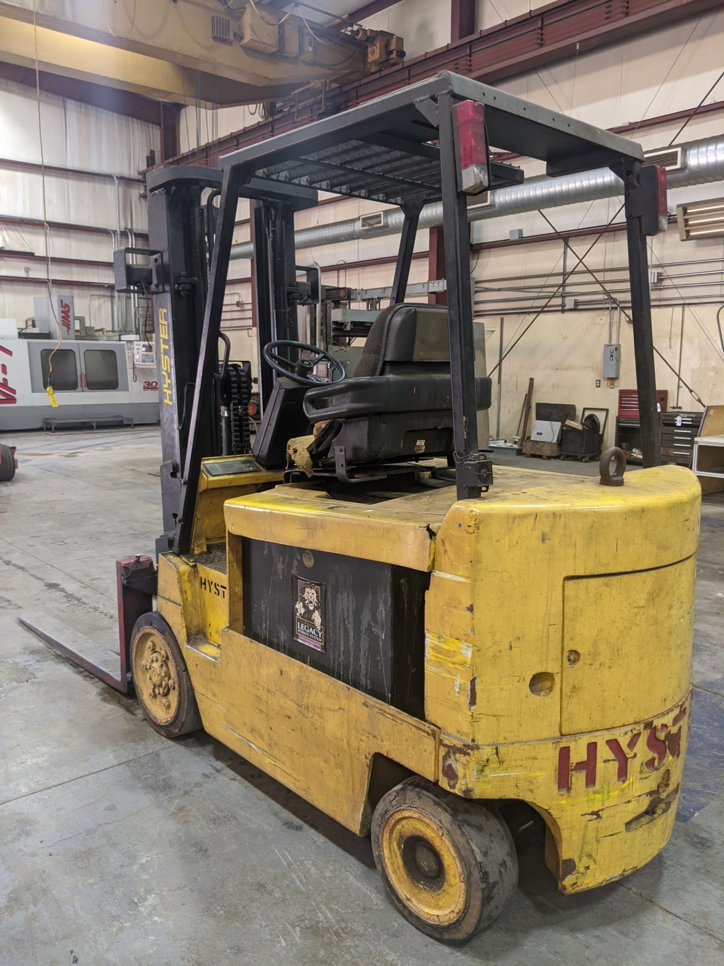 Hyster Model E80XL 48V Electric Forklift - Image 3 of 5