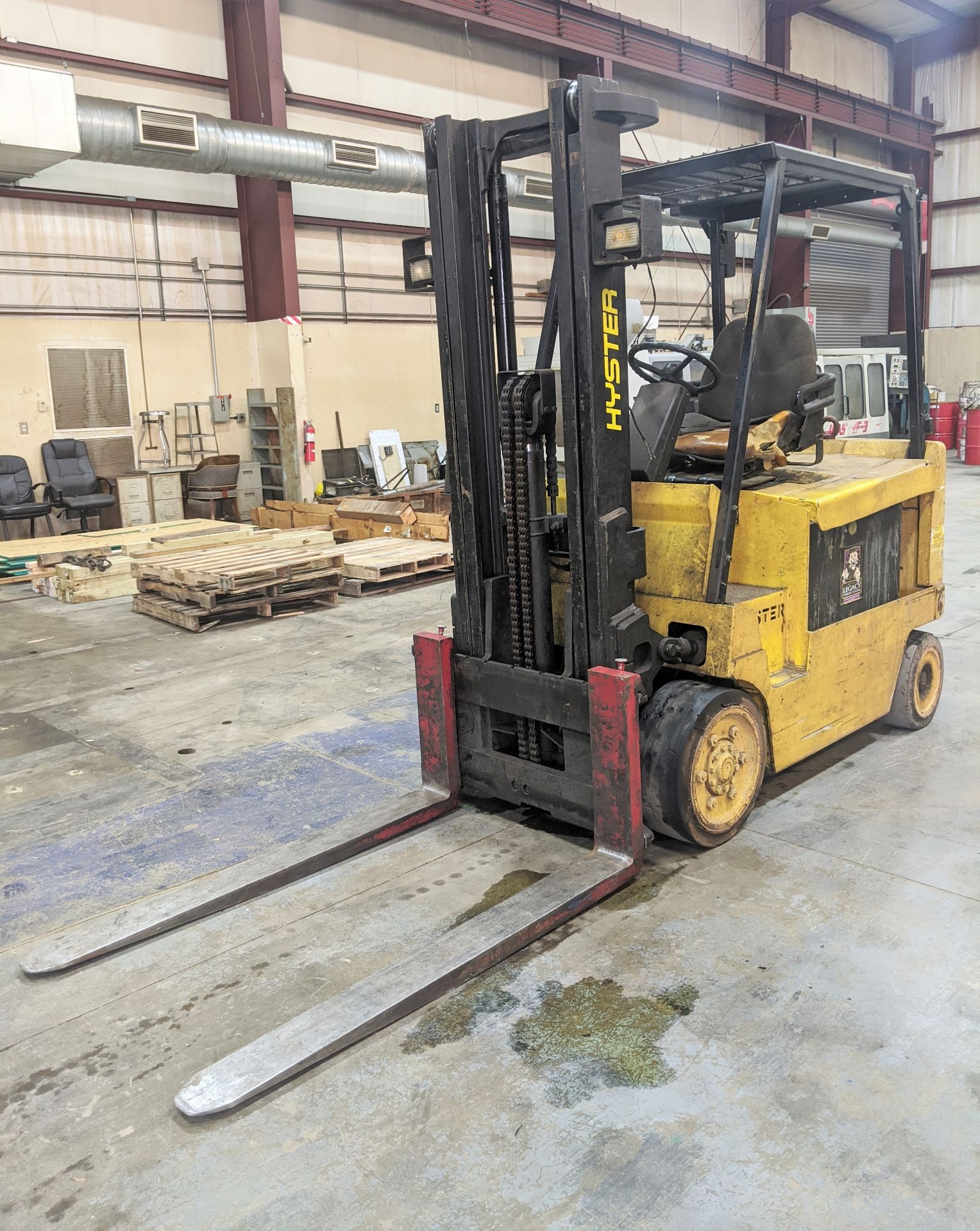 Hyster Model E80XL 48V Electric Forklift - Image 2 of 5