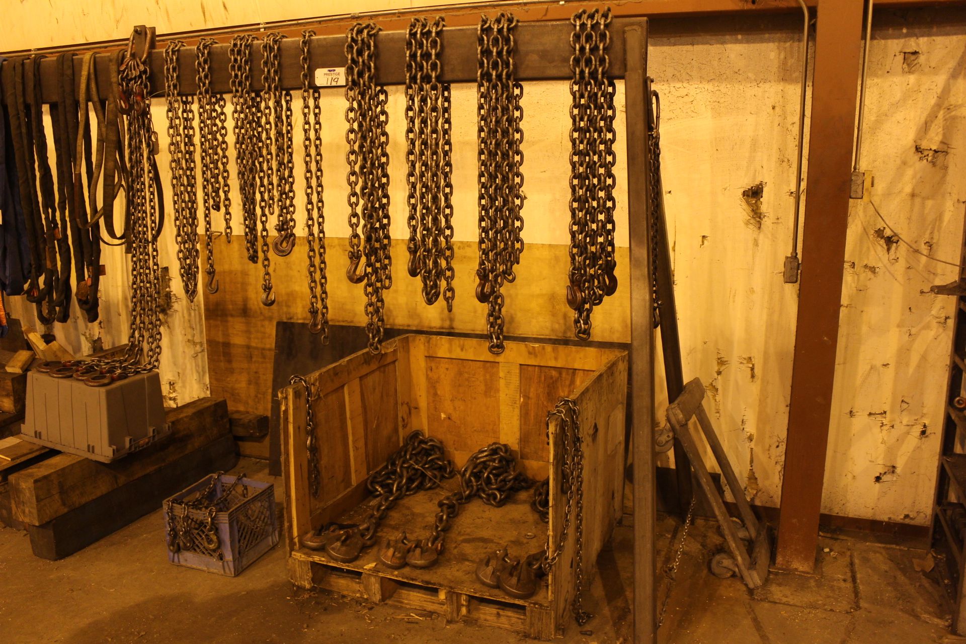 Lot of Rigging Chains Incl. Rack - Image 2 of 4