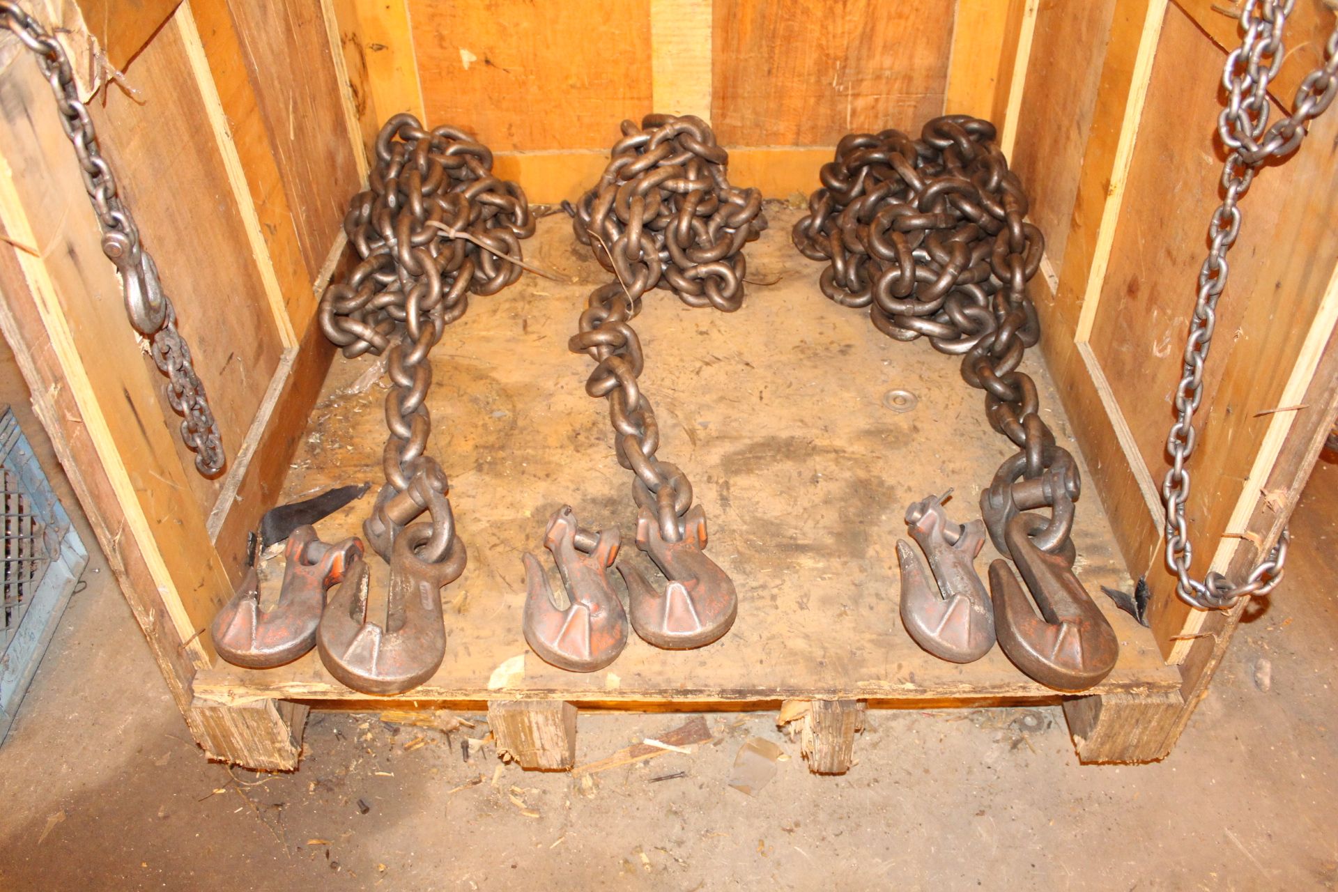 Lot of Rigging Chains Incl. Rack - Image 3 of 4