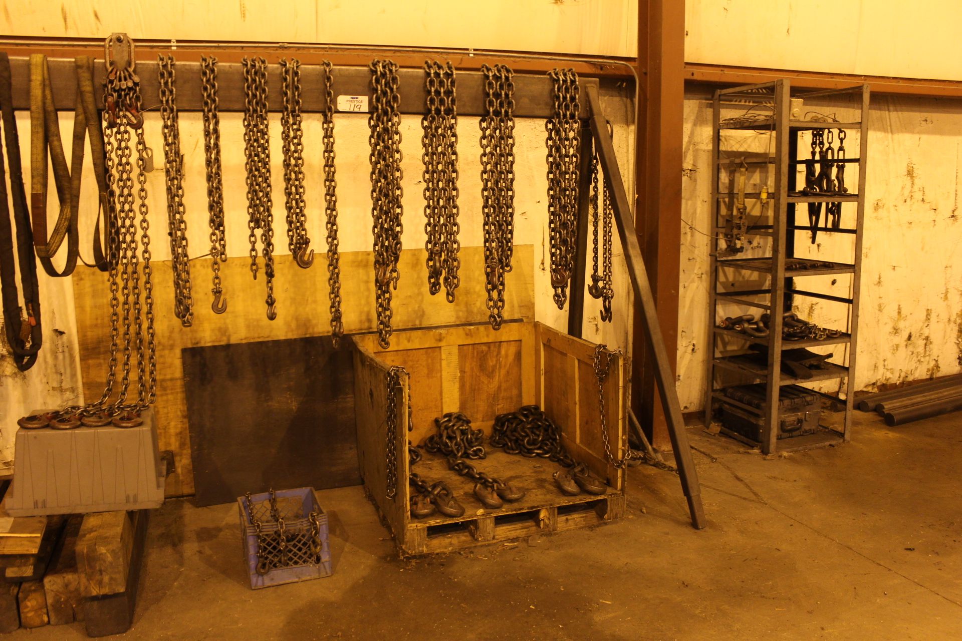 Lot of Rigging Chains Incl. Rack