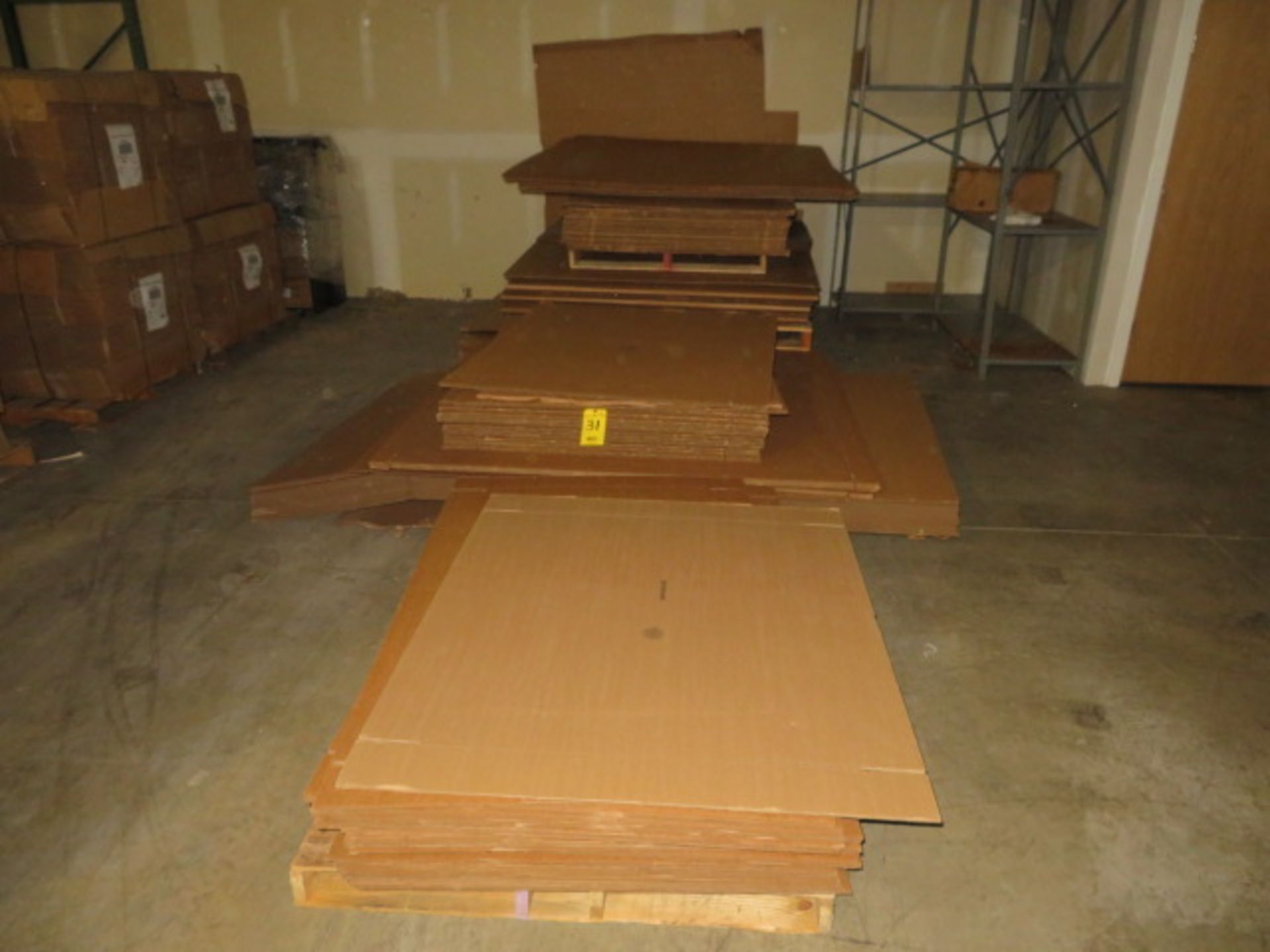 ASST CORRUGATED LIDS & LINER SHEETS