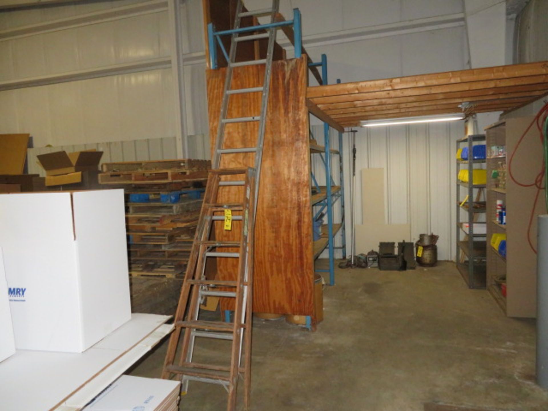 12 FT ALUMINUM SINGLE RUNG & 5 FT WOOD STEP LADDERS