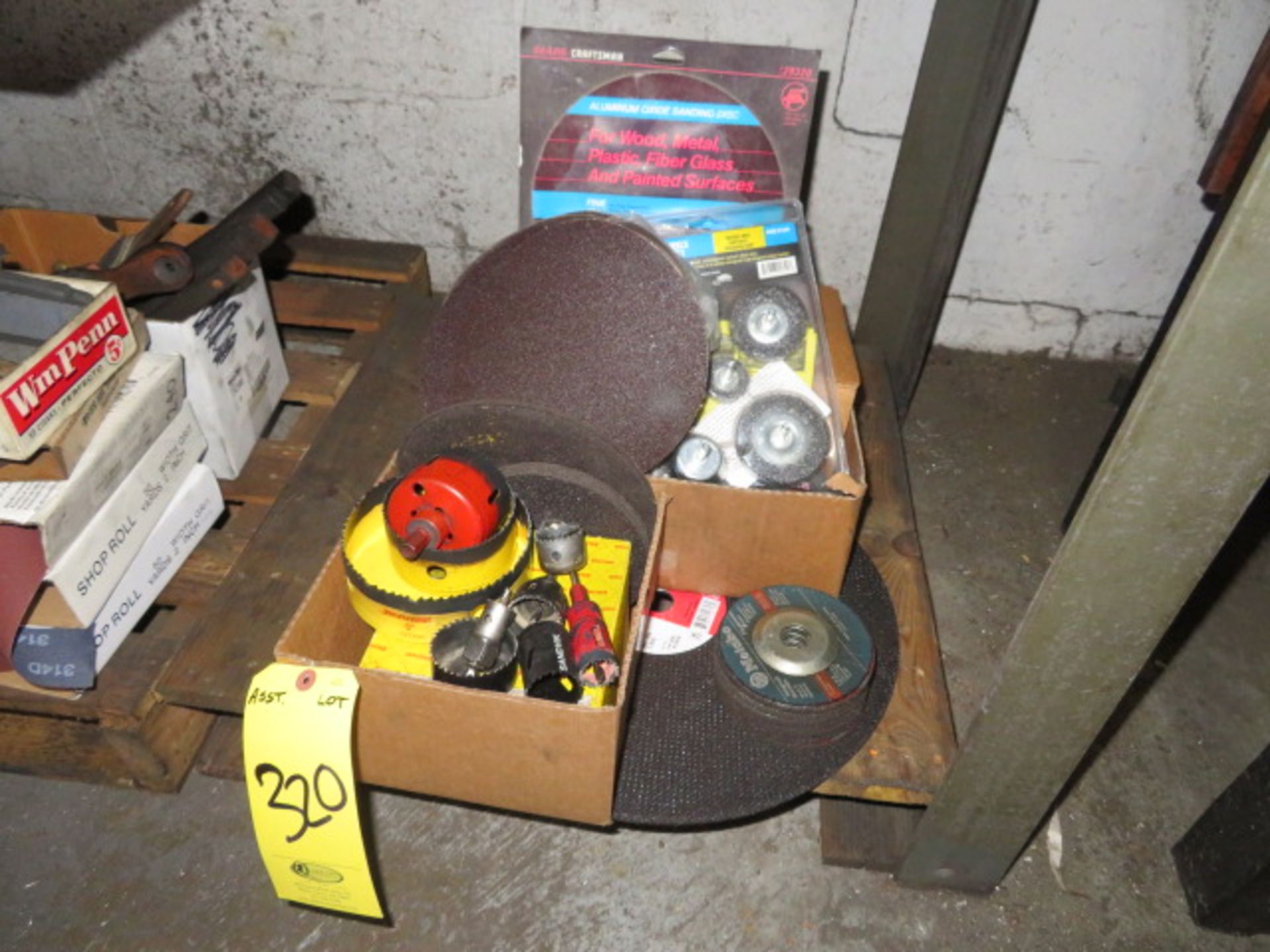 ASSORTED ABRASIVE DISCS, HOLE SAWS AND CUT-OFF WHEELS