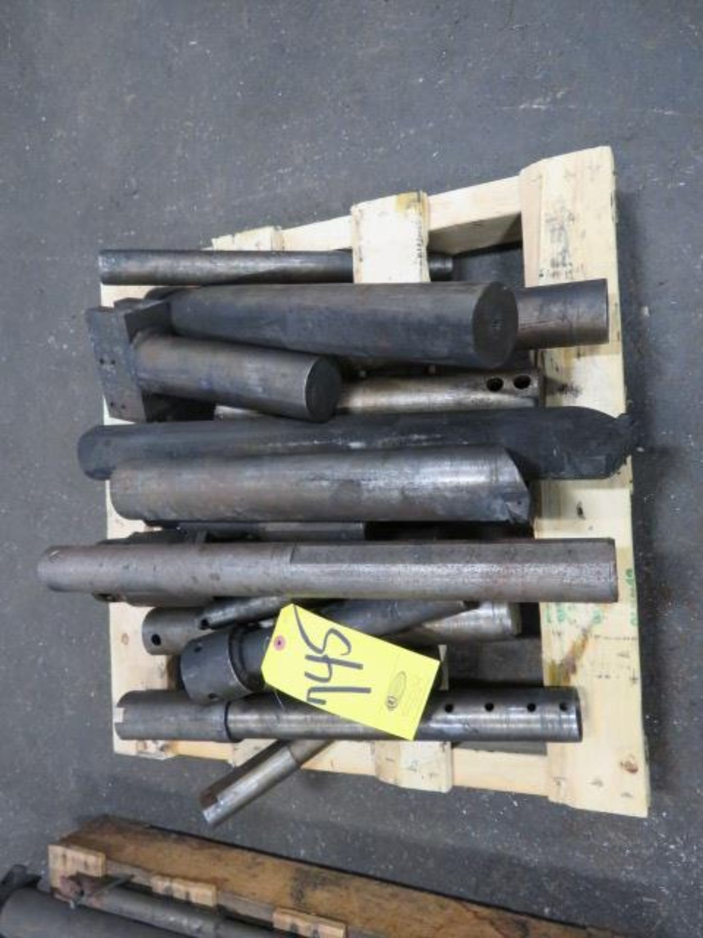 LARGE TOOL HOLDERS AND SLEEVES