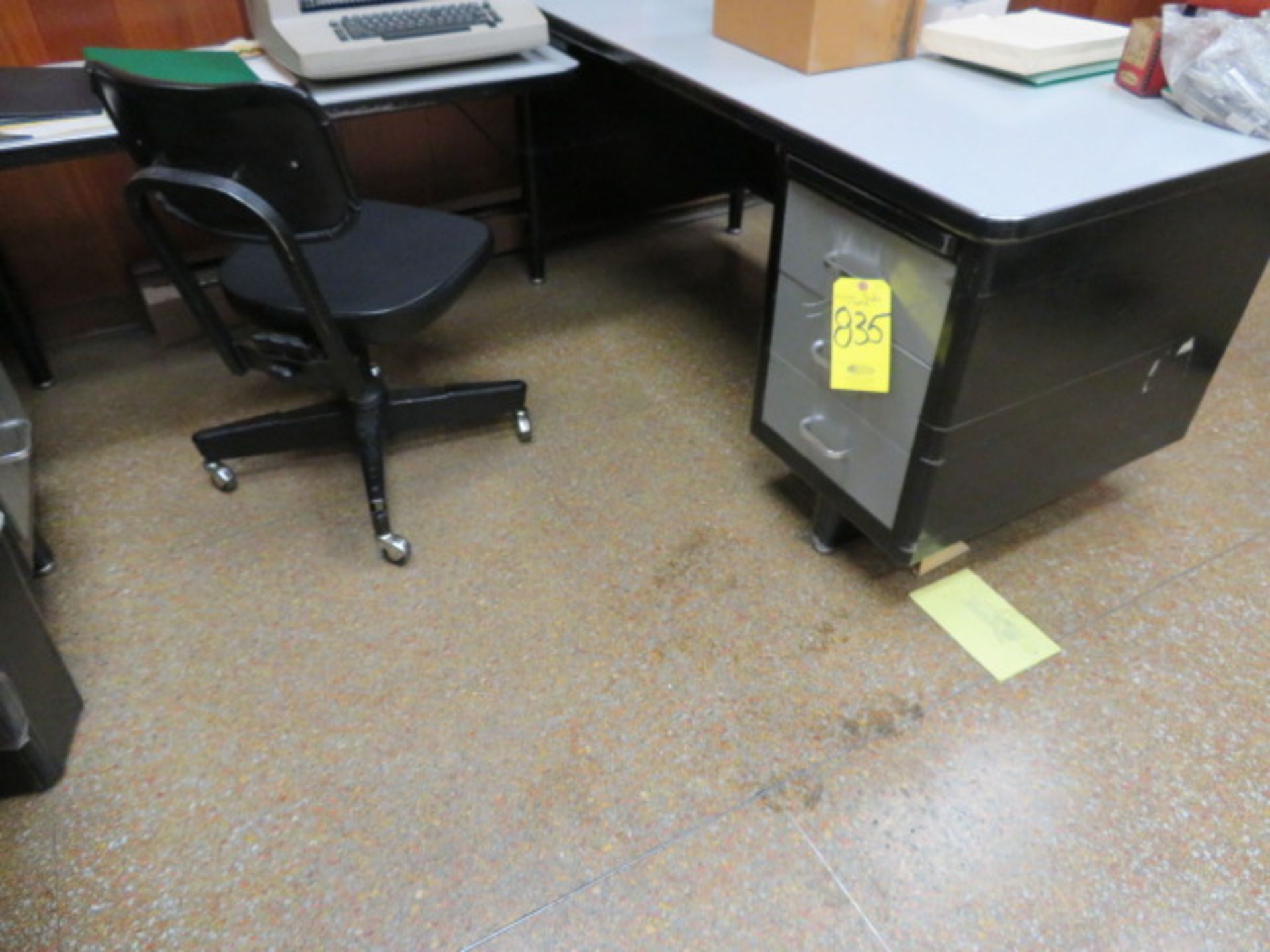 METAL U-SHAPED WORK STATION W/DESK, LEFT-RETURN AND BACK CREDENZA UNIT - Image 2 of 3