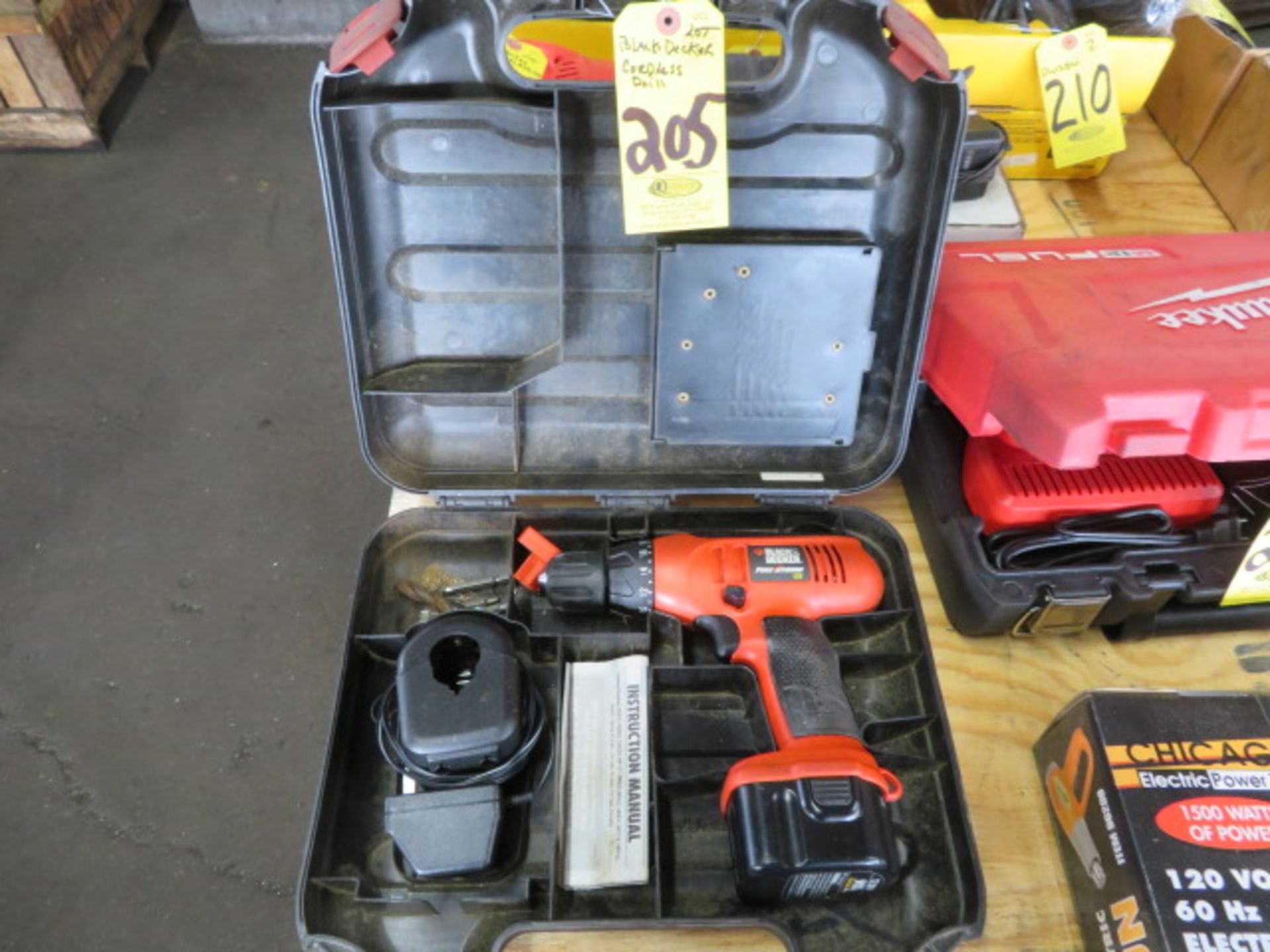 BLACK & DECKER CORDLESS DRILL