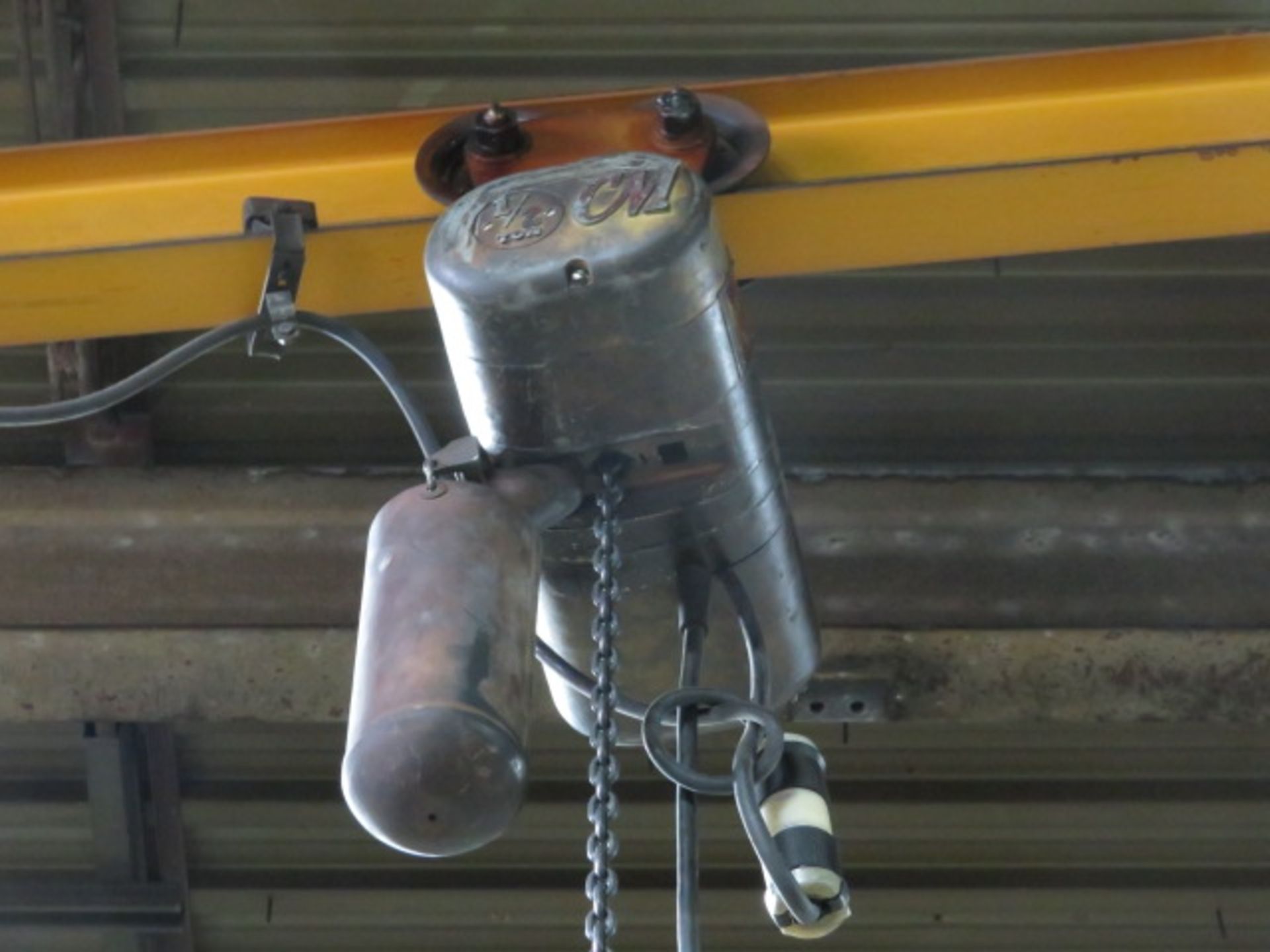 CM LODESTAR 1 TON ELECTRIC CHAIN HOIST W/TROLLEY (MOUNTED TO CEILING BEAM) - Image 2 of 2