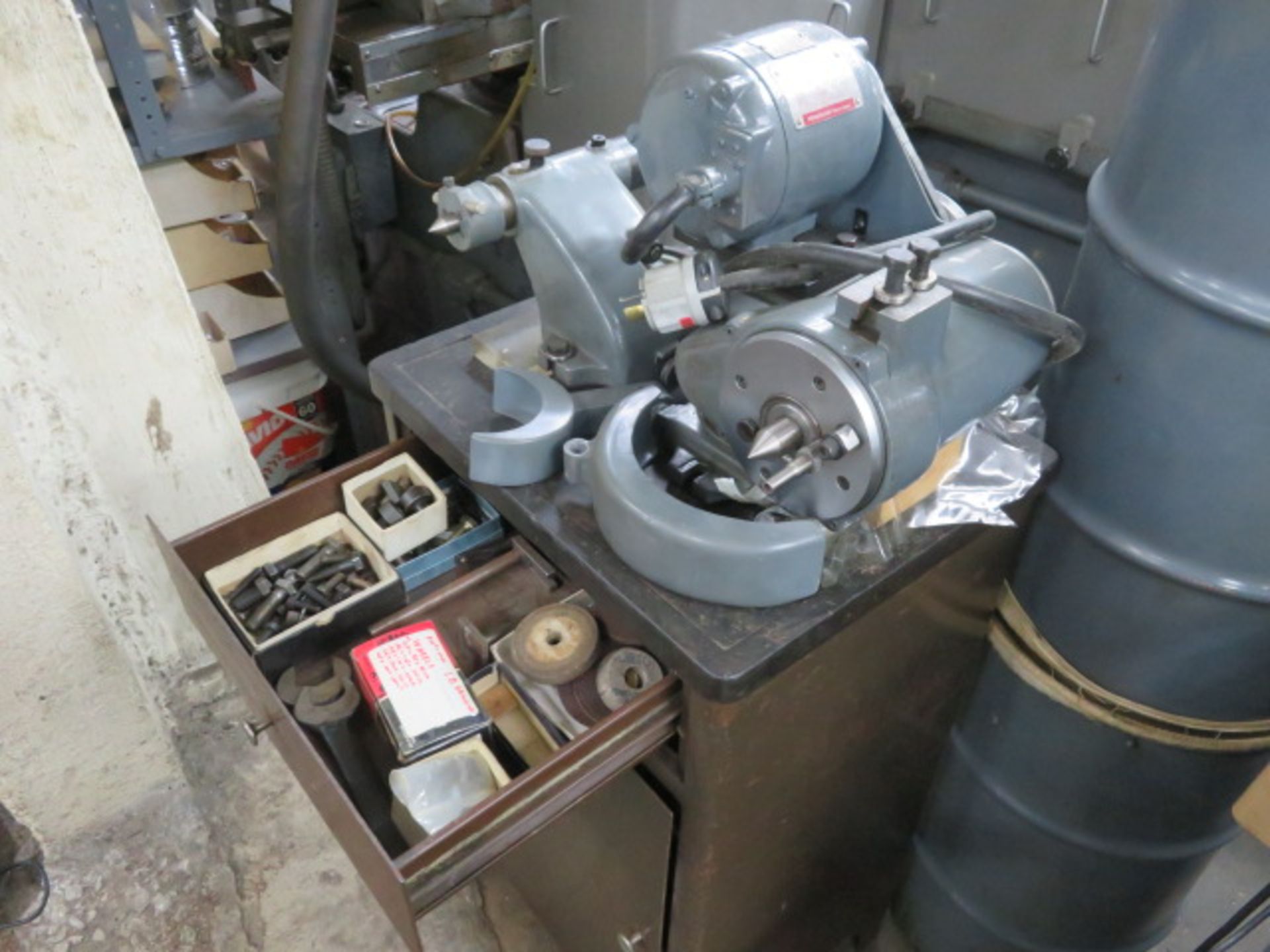 CINCINNATI NO. 2 TOOL & CUTTER GRINDER, S/N 1D2T5A-183, SURFACE ...PLUS $100 RIGGING & LOADING FEE - Image 5 of 6