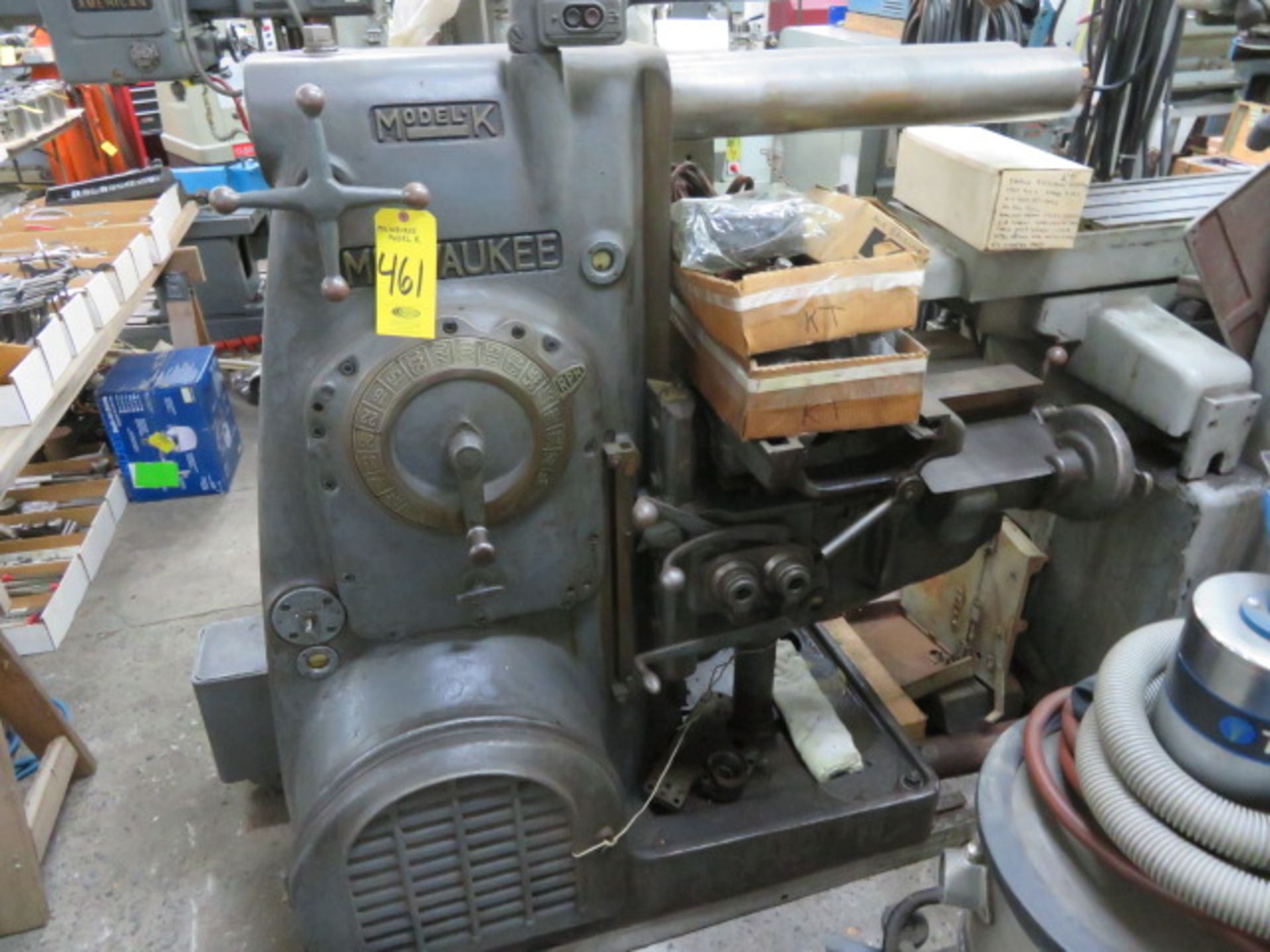 KEARNEY & TRECKER MILWAUKEE NO. 2 PLAIN MILLING MACHINE FOR REBUILD PLUS $400 RIGGING & LOADING FEE