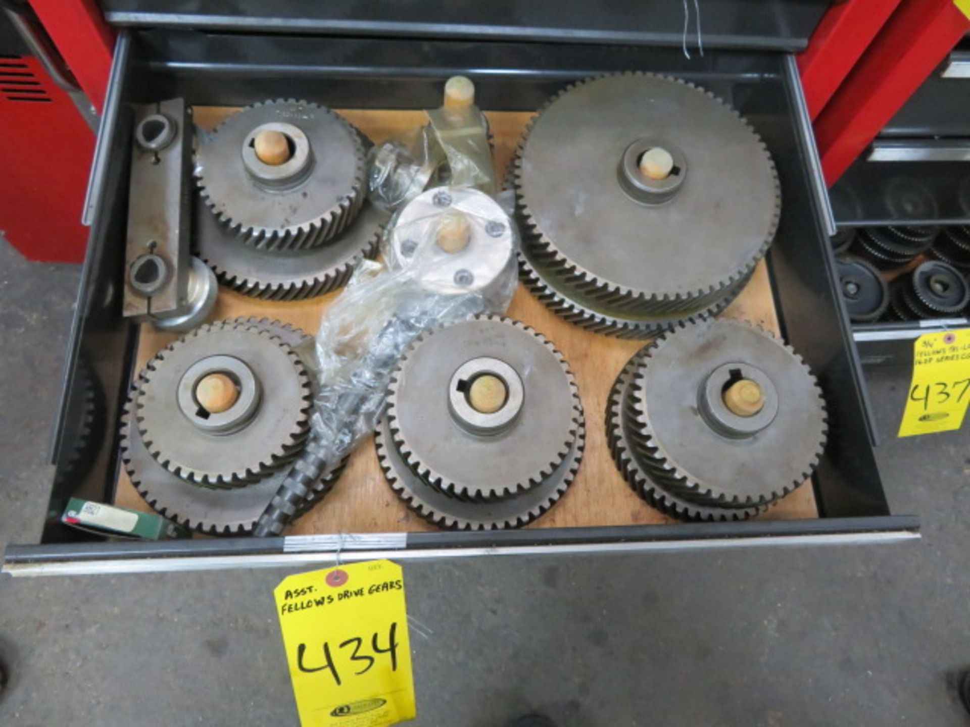 ASSORTED DRIVE GEARS